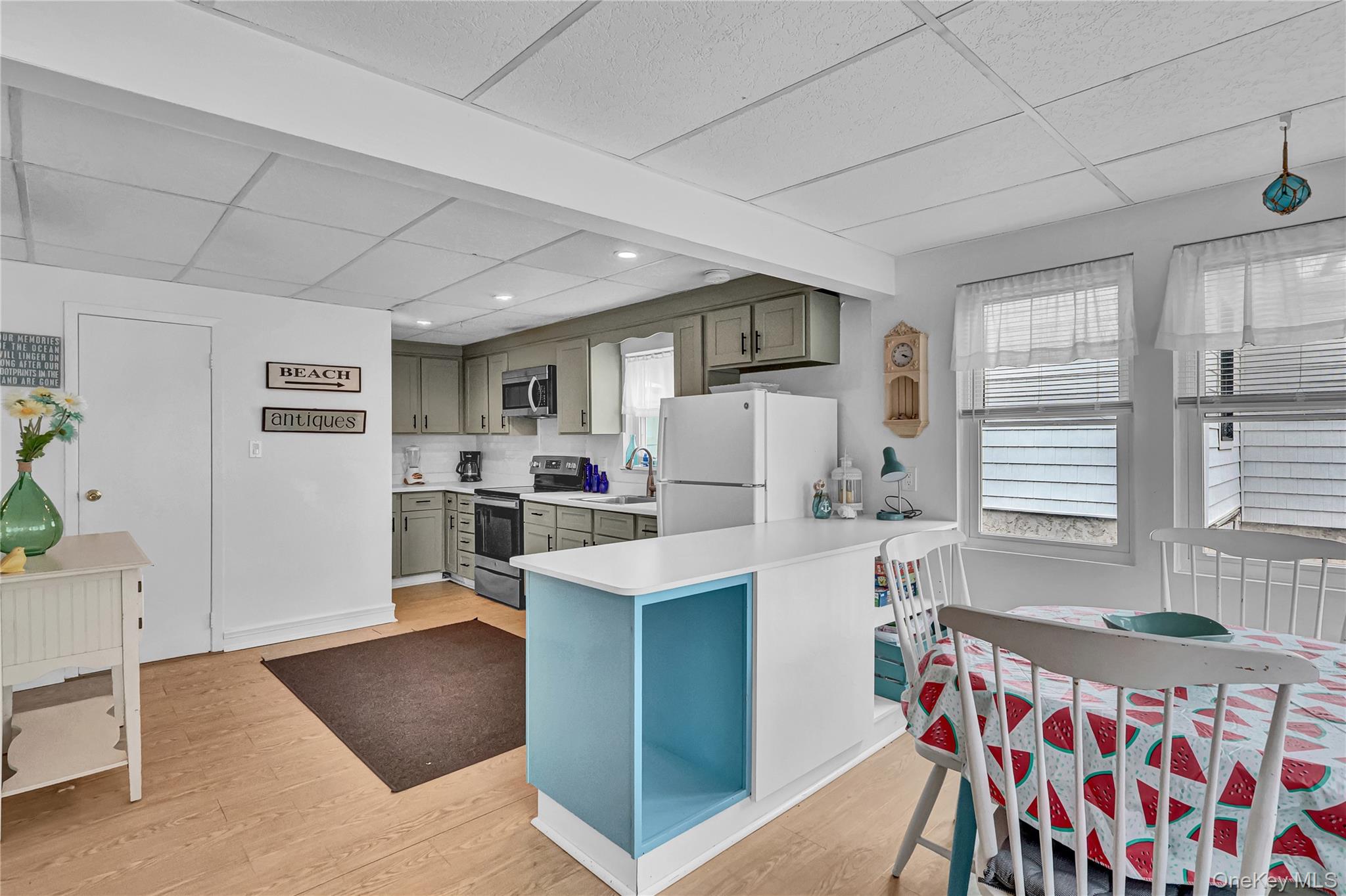 #8 photo, 21 Cottage Road, Baiting Hollow , NY 11933