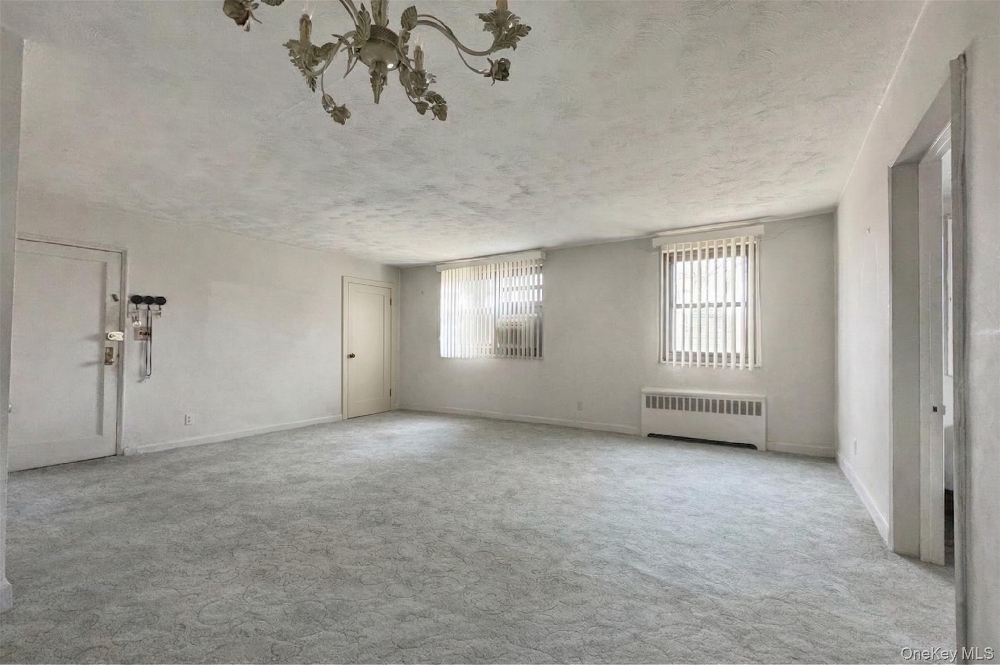 #4 photo, 17-73 166 Street, 皇后區 白石鎮 Whitestone , NY 11357