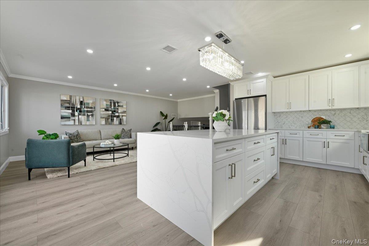 #11 photo, 1050 Hastings Street, Baldwin , NY 11510