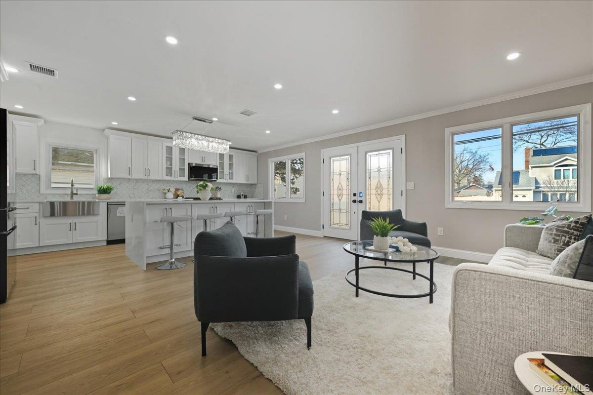 #7 photo, 1050 Hastings Street, Baldwin , NY 11510