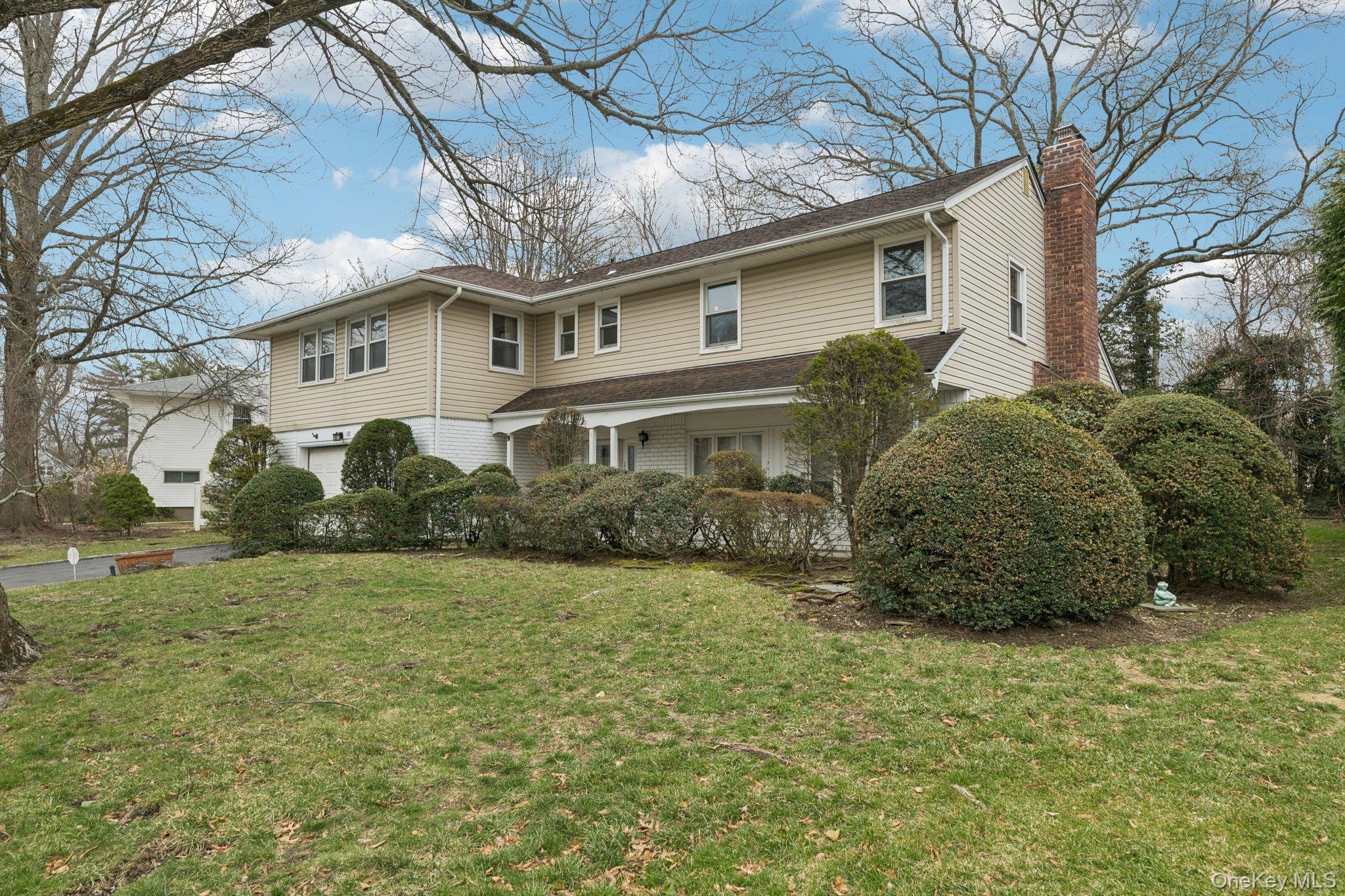 #2 photo, 192 Bengeyfield Drive, East Williston , NY 11596