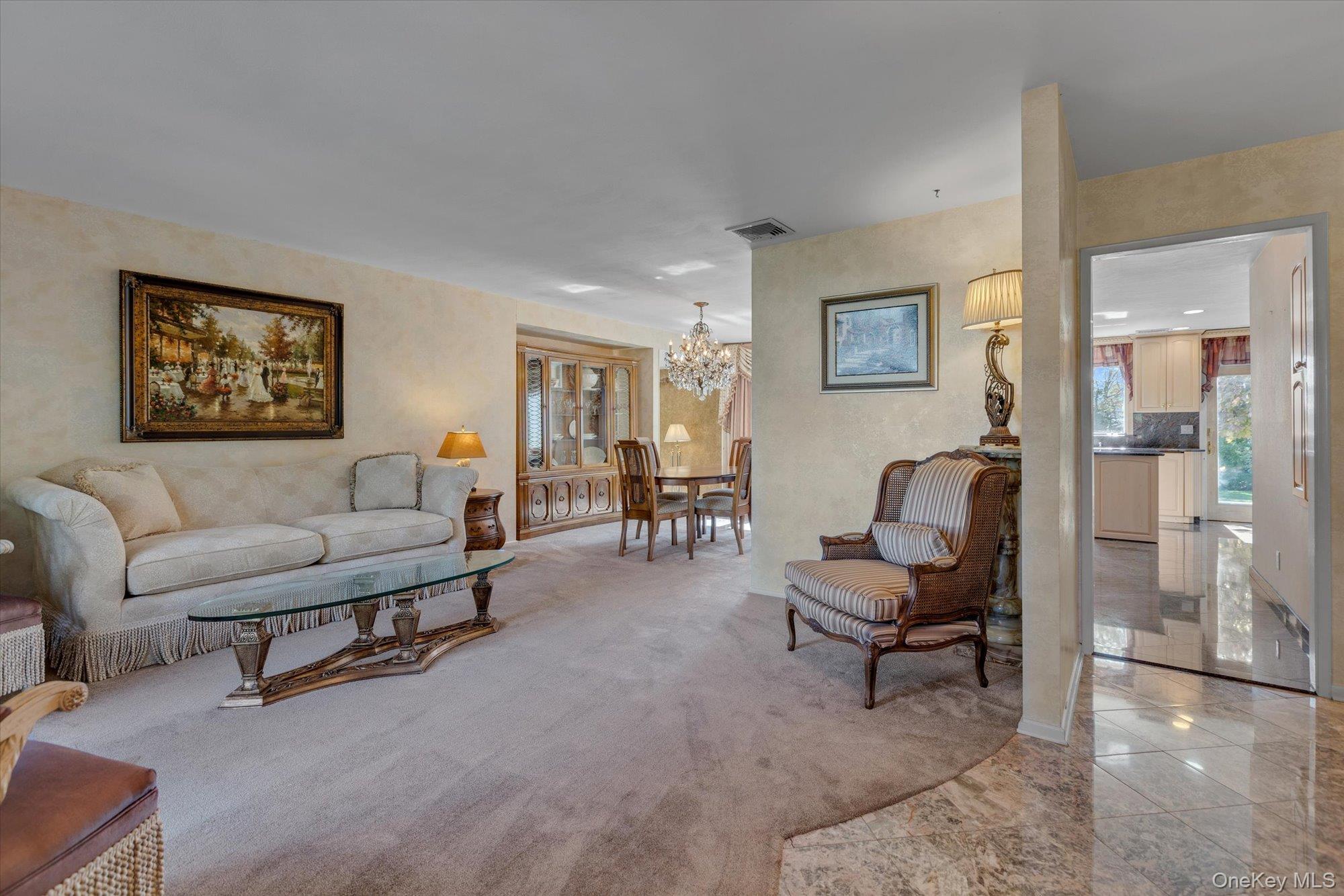 #7 photo, 14 Yeoman Drive, מחוז סאפוק East Northport , NY 11731