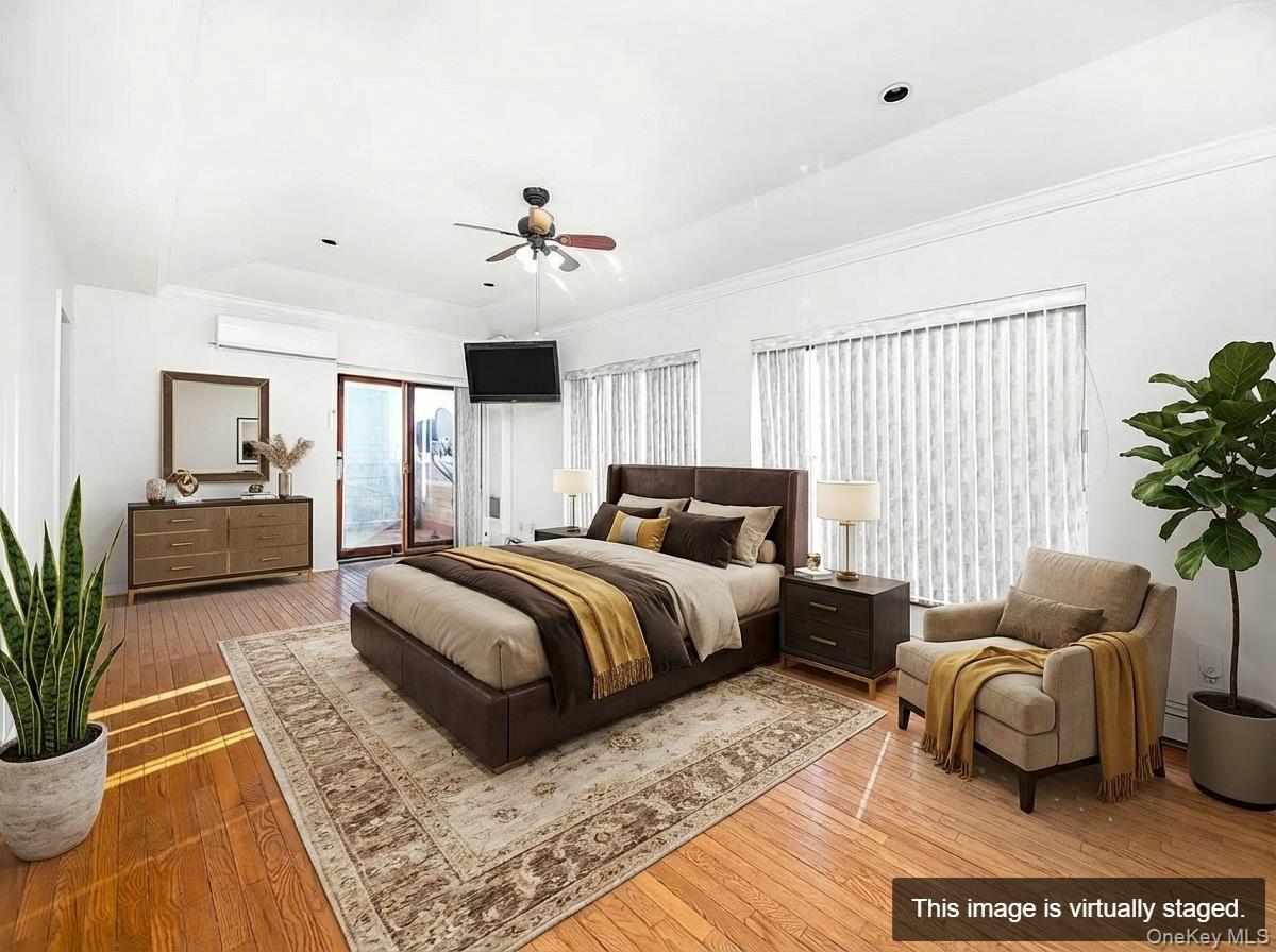 #4 photo, 4231 Colden Street, Flushing , NY 11355