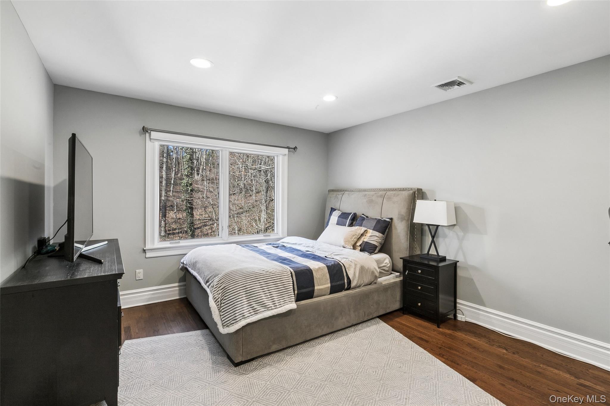 #18 photo, 1550 Laurel Hollow Road, Laurel Hollow , NY 11791