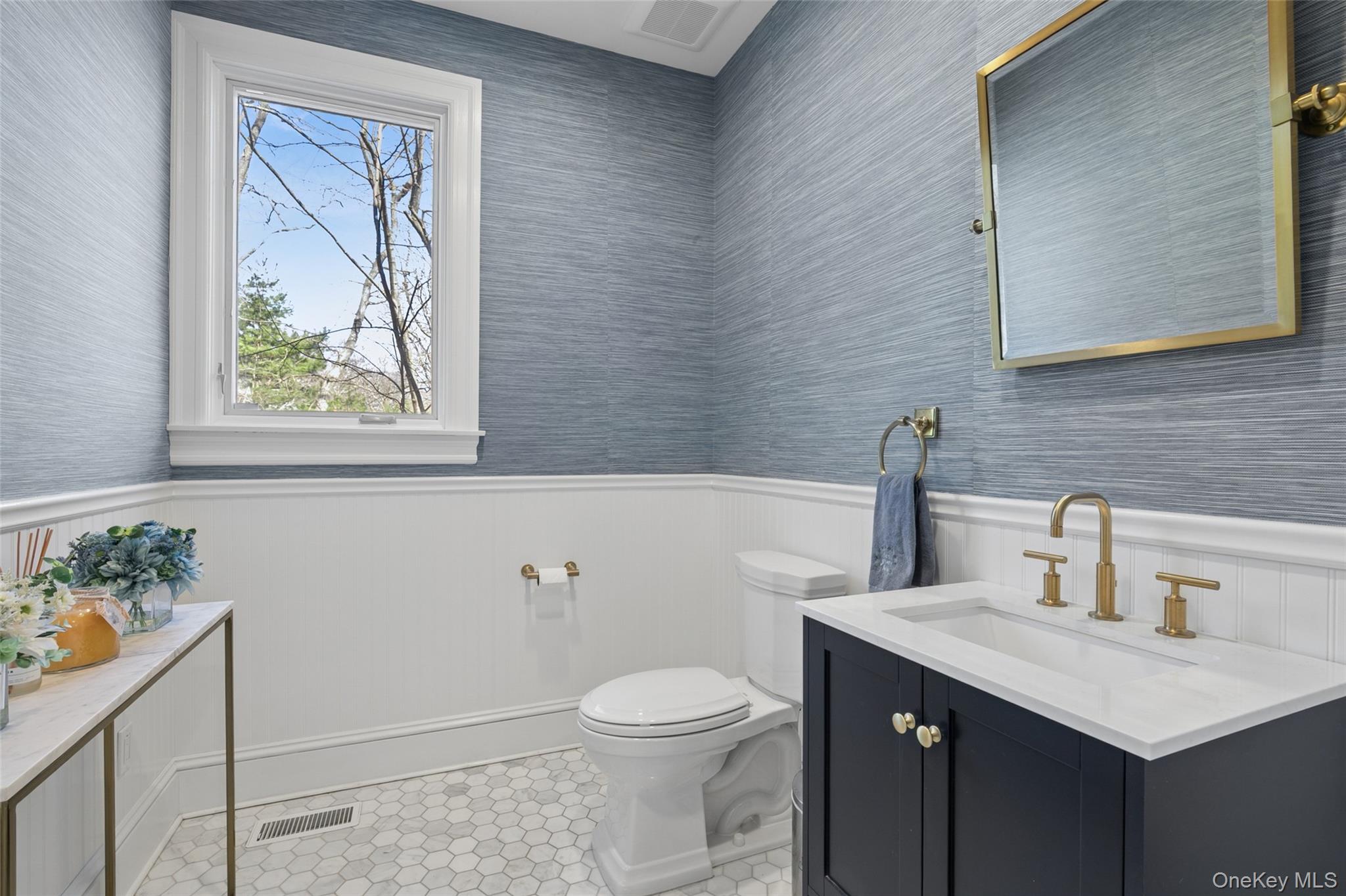 #5 photo, 1550 Laurel Hollow Road, Laurel Hollow , NY 11791