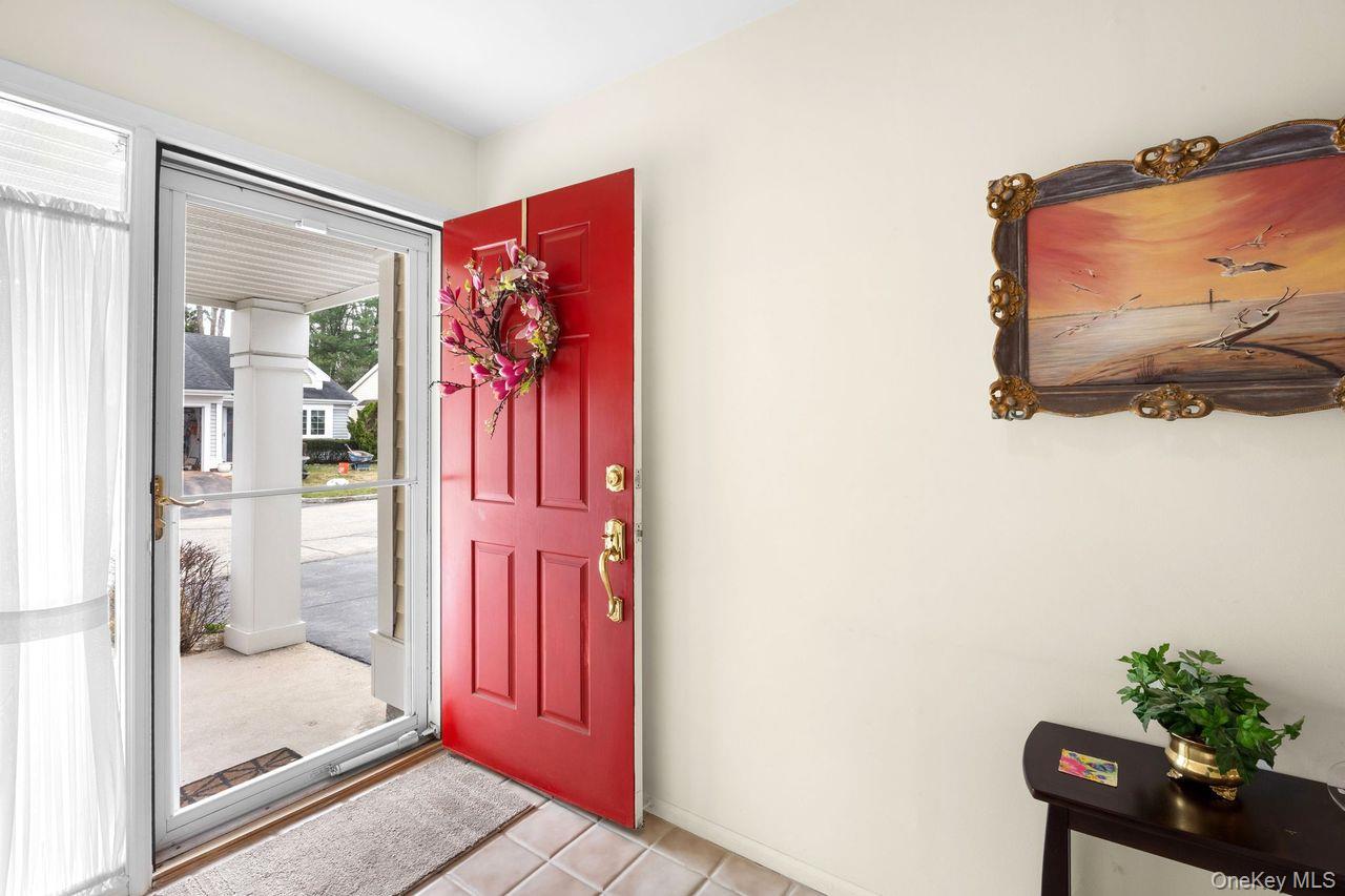 #4 photo, 16 Huntington Court, Ridge , NY 11961