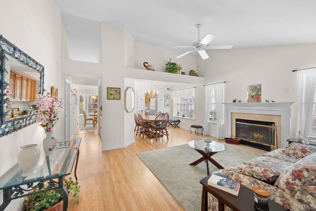 #5 photo, 16 Huntington Court, Ridge , NY 11961