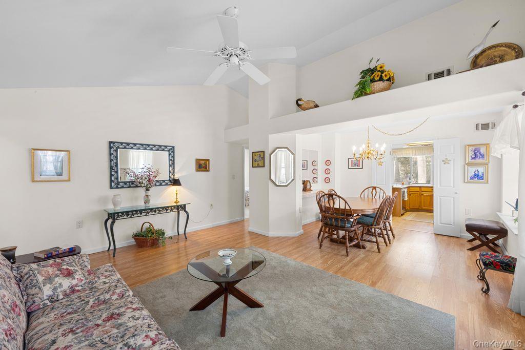 #7 photo, 16 Huntington Court, Ridge , NY 11961