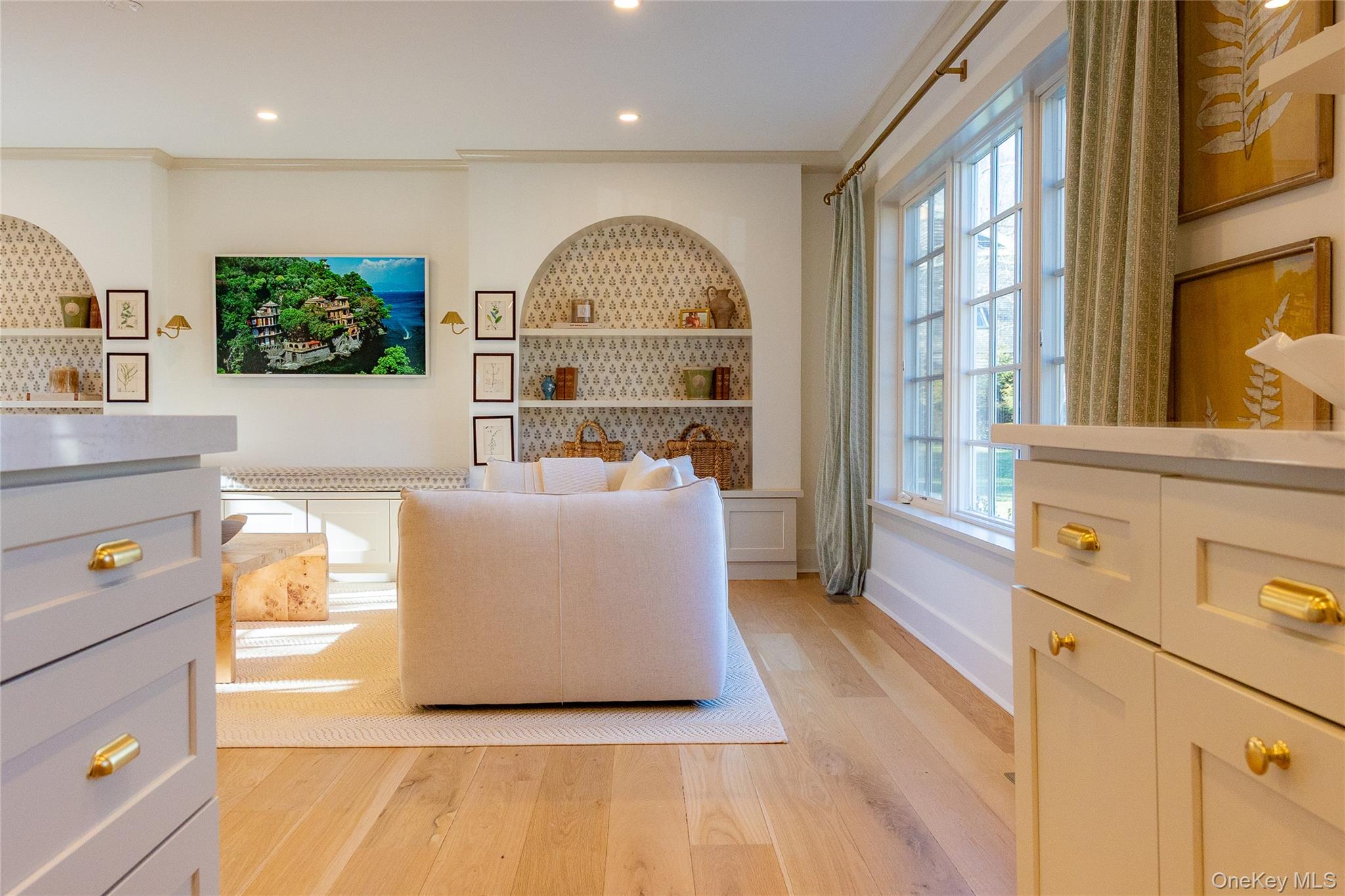 #16 photo, 98 South Road, Westhampton , NY 11977