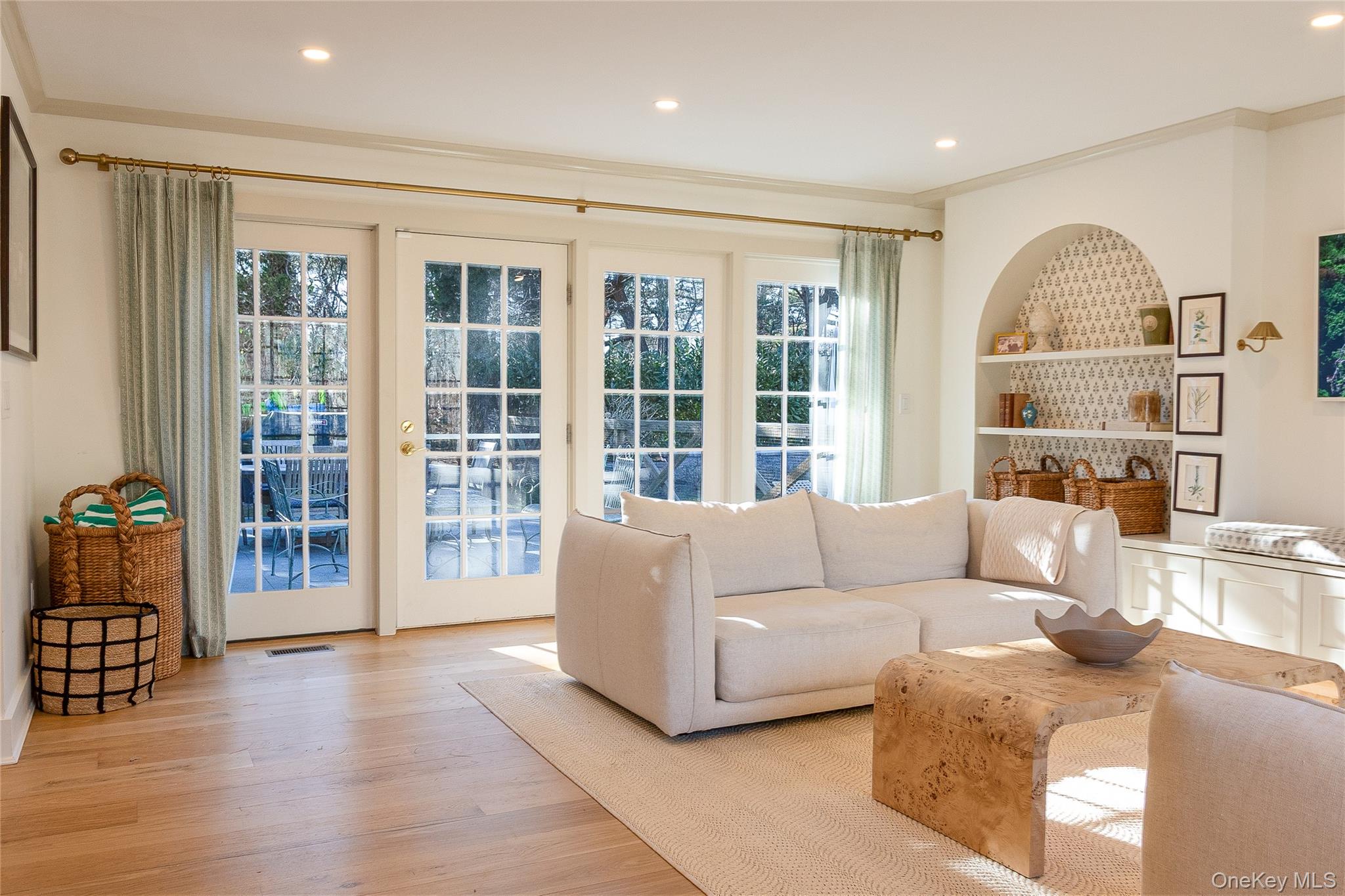 #17 photo, 98 South Road, Westhampton , NY 11977