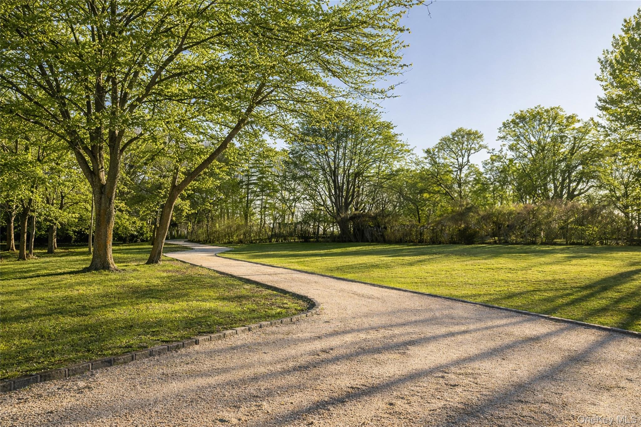 #3 photo, 98 South Road, Westhampton , NY 11977