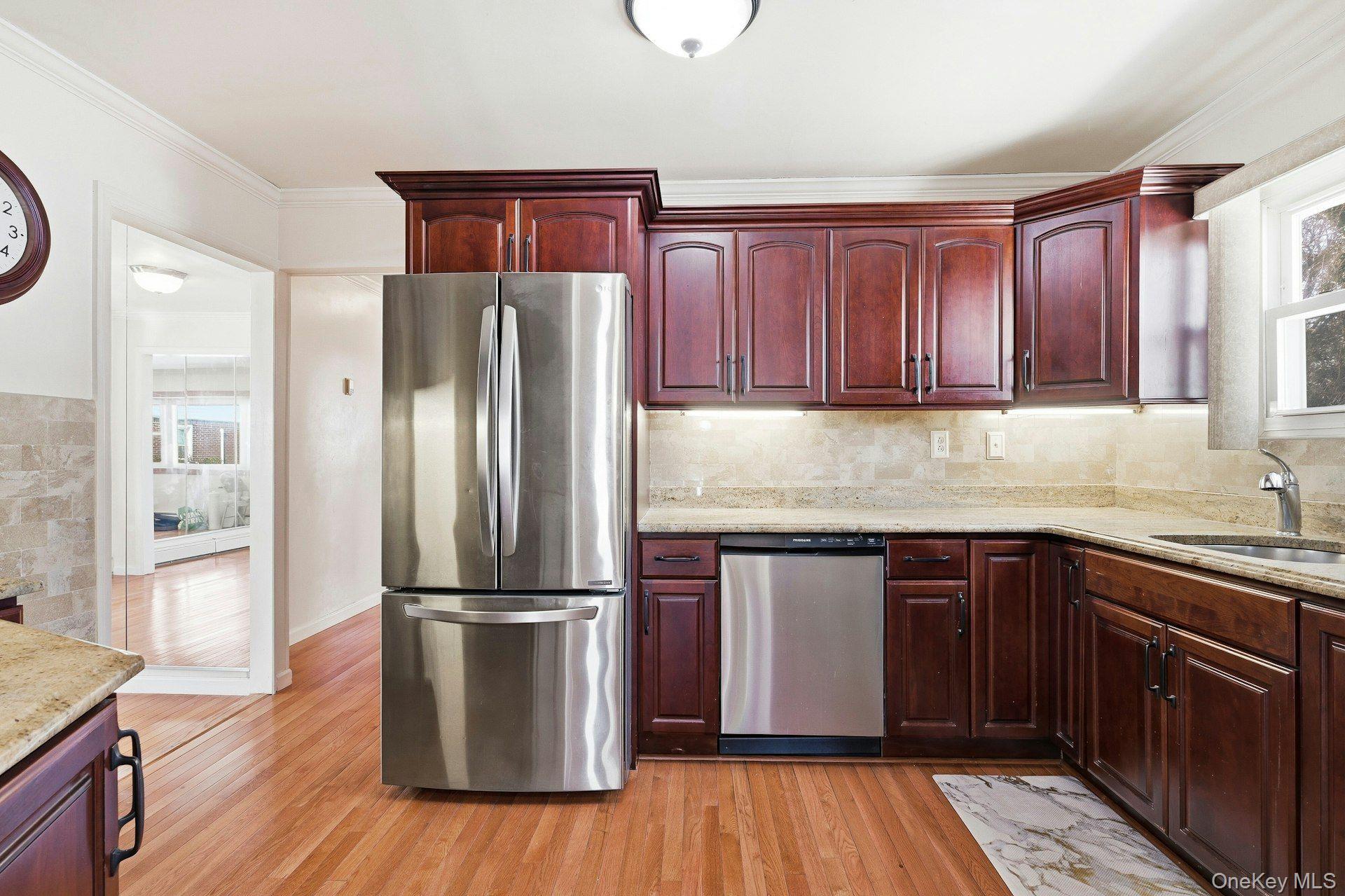 #11 photo, 1028 Thomas Avenue, Нассау ‖ Baldwin , NY 11510