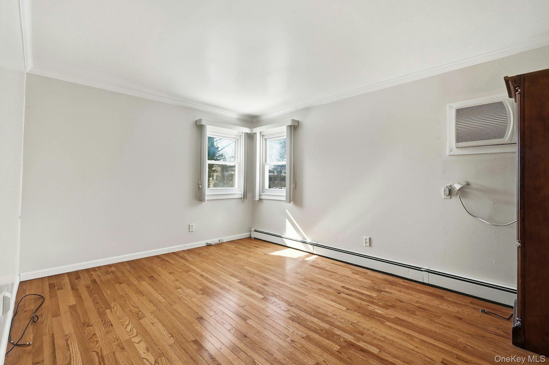 #17 photo, 1028 Thomas Avenue, Нассау ‖ Baldwin , NY 11510