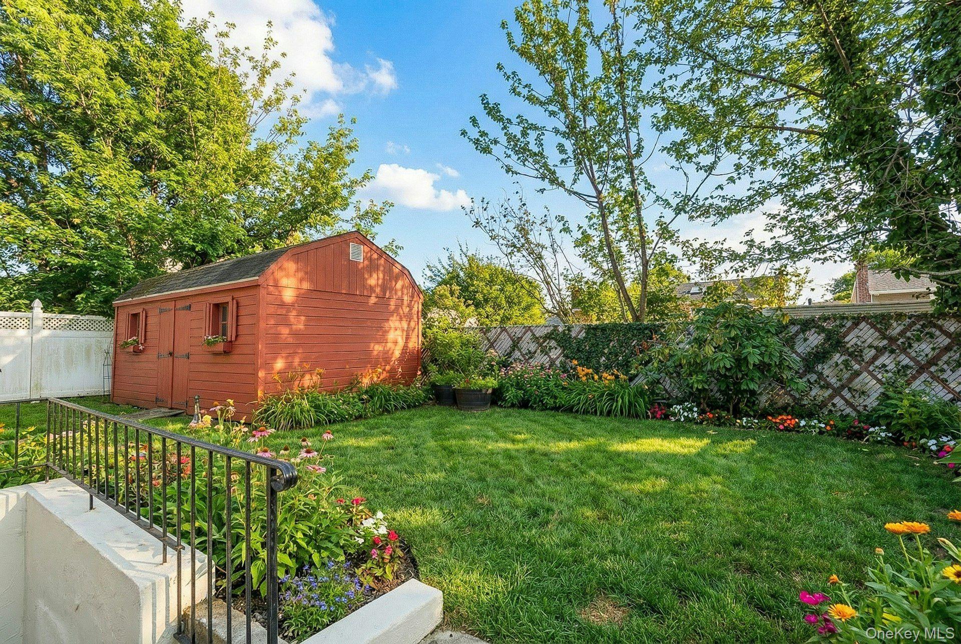 #20 photo, 1028 Thomas Avenue, Нассау ‖ Baldwin , NY 11510