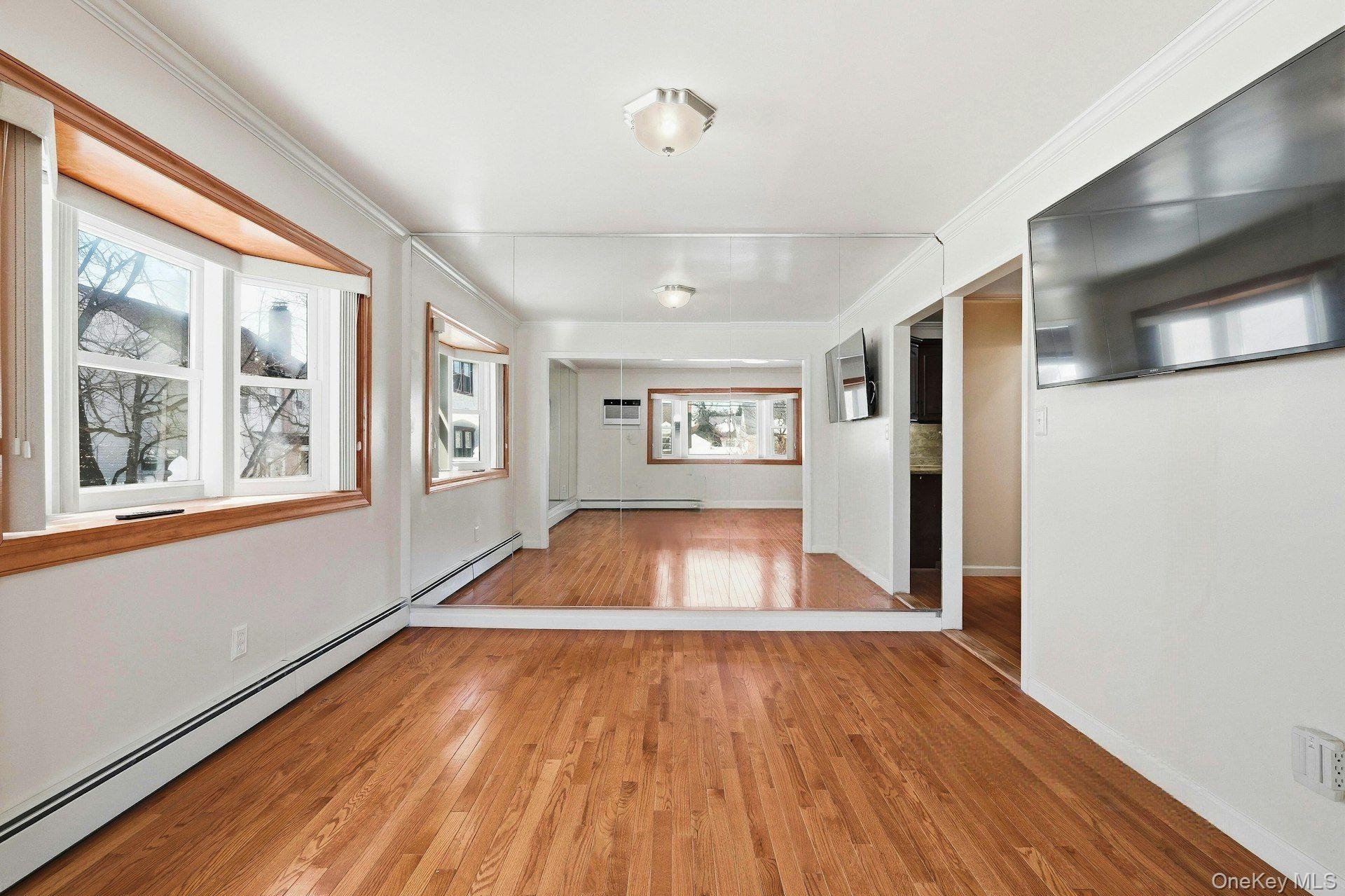 #9 photo, 1028 Thomas Avenue, Нассау ‖ Baldwin , NY 11510