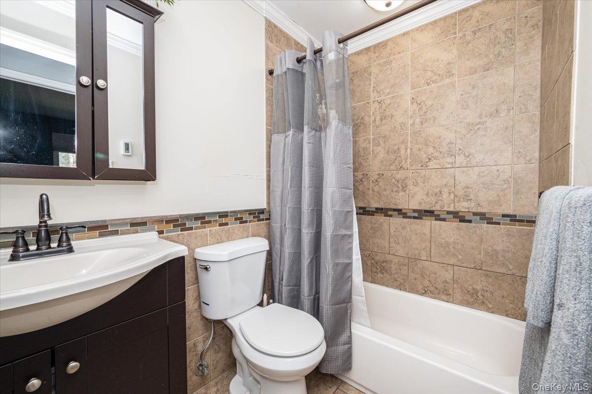 #10 photo, 40 W 4th Street, מחוז סאפוק Patchogue , NY 11772