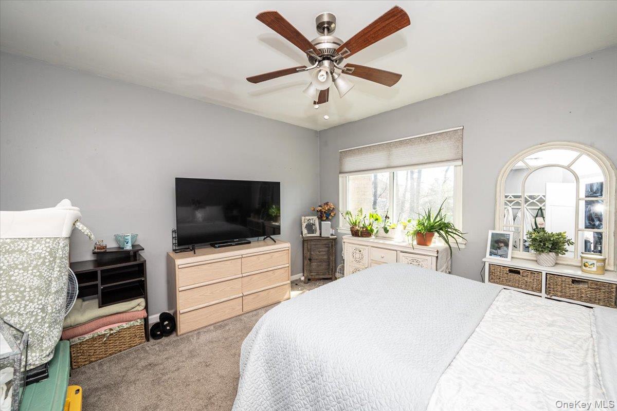 #20 photo, 40 W 4th Street, מחוז סאפוק Patchogue , NY 11772