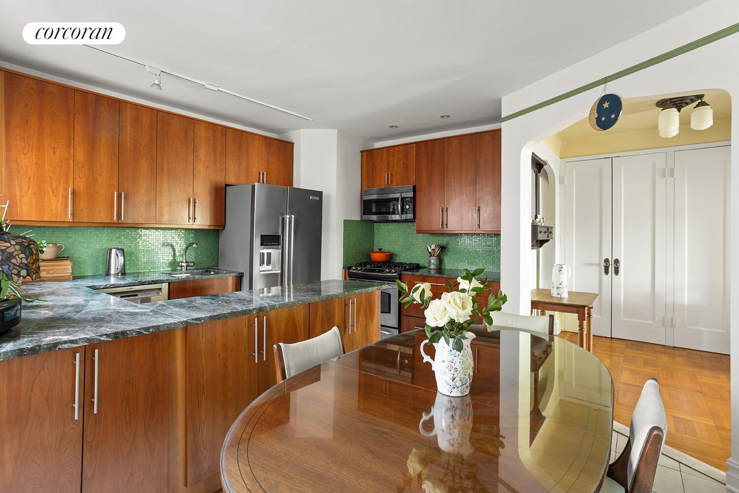 #5 photo, 200 PINEHURST Avenue, ম্যানহাটন Hudson Heights , NY 10033