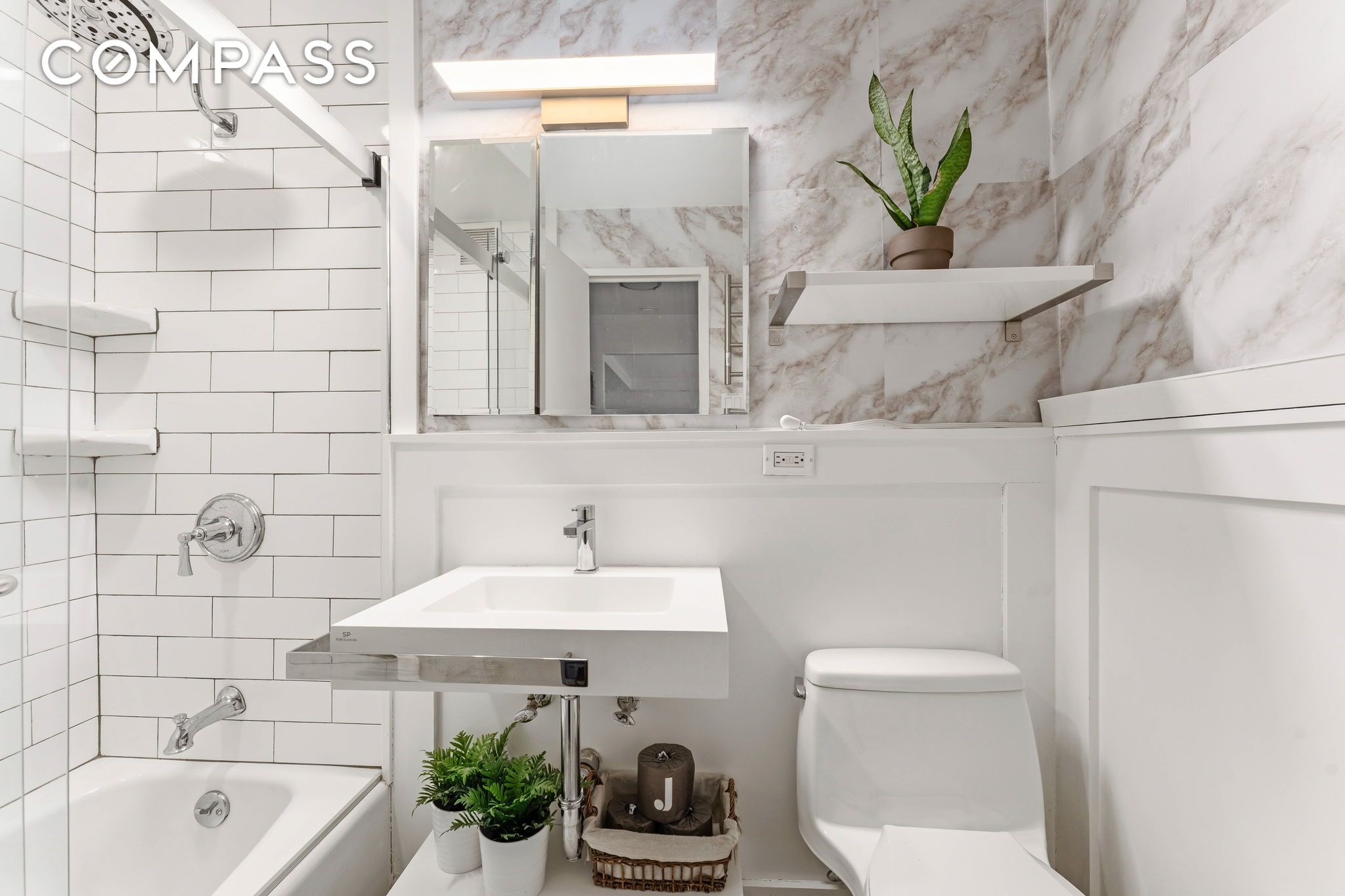 #7 photo, 315 W 70th Street, Upper West Side , NY 10023