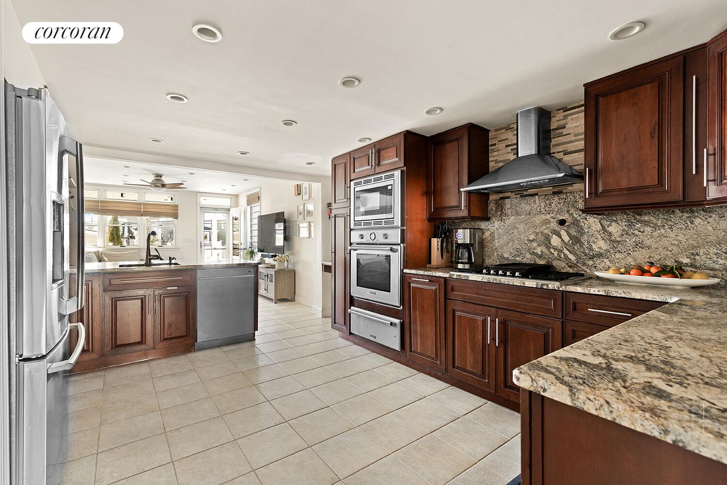 #4 photo, 210 1/2 ROXBURY Avenue, কুইন্‌স Breezy Point , NY 11697