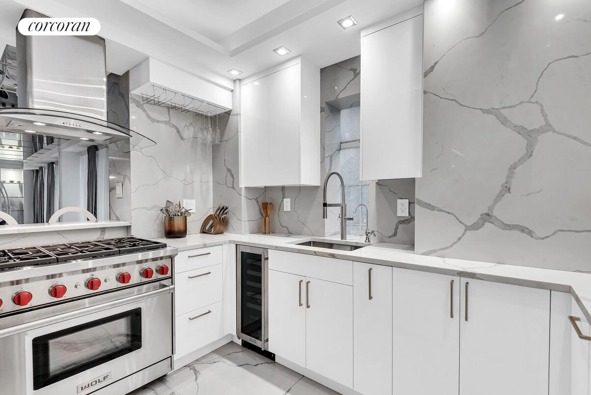 #3 photo, 340 W 57TH Street, ম্যানহাটন Hell's Kitchen , NY 10019