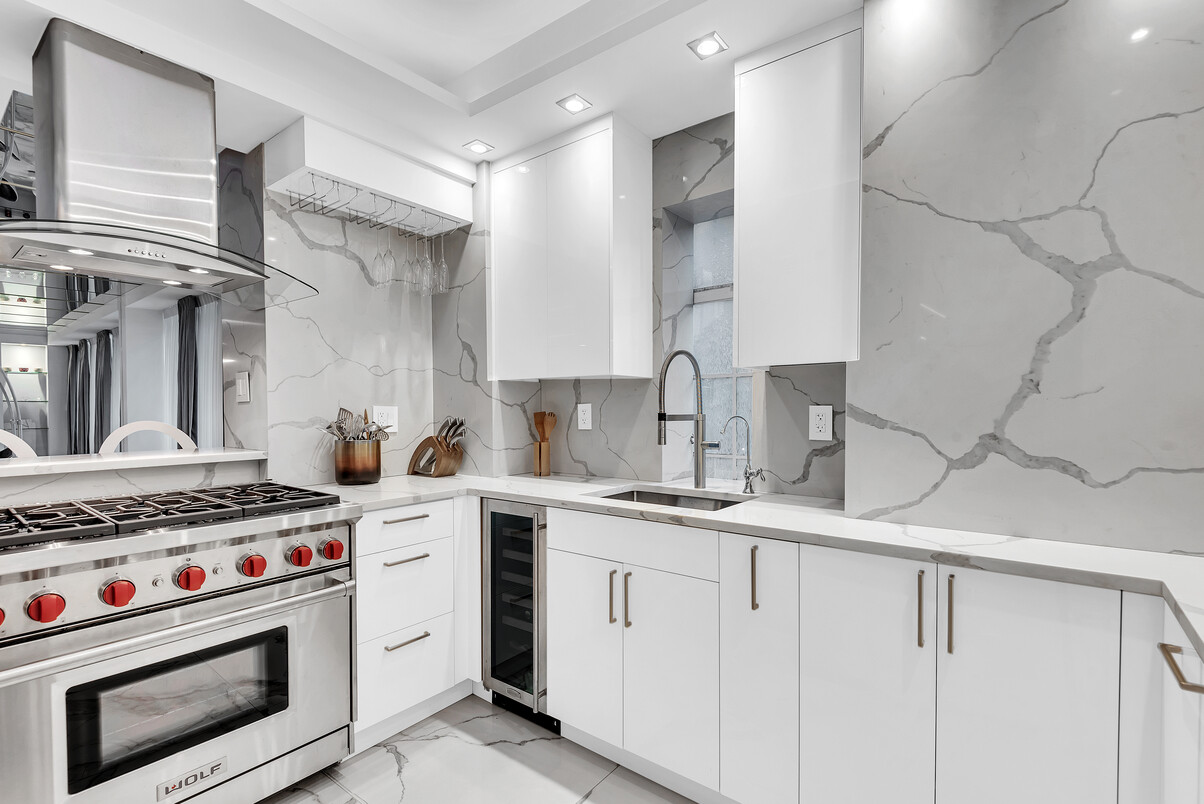 #4 photo, 340 W 57TH Street, ম্যানহাটন Hell's Kitchen , NY 10019