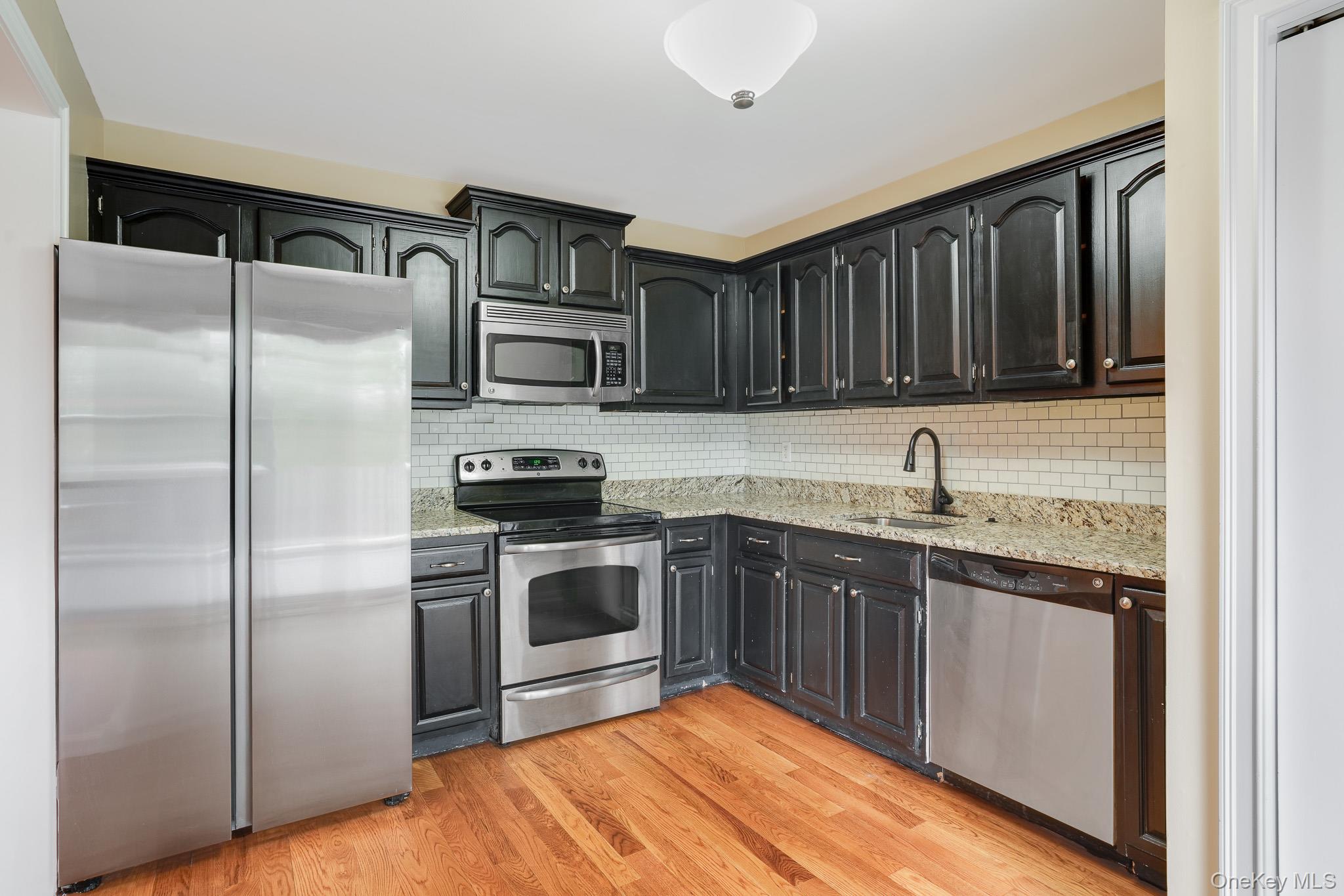 #11 photo, 4 Meadow Way, Hopewell Junction , NY 12533