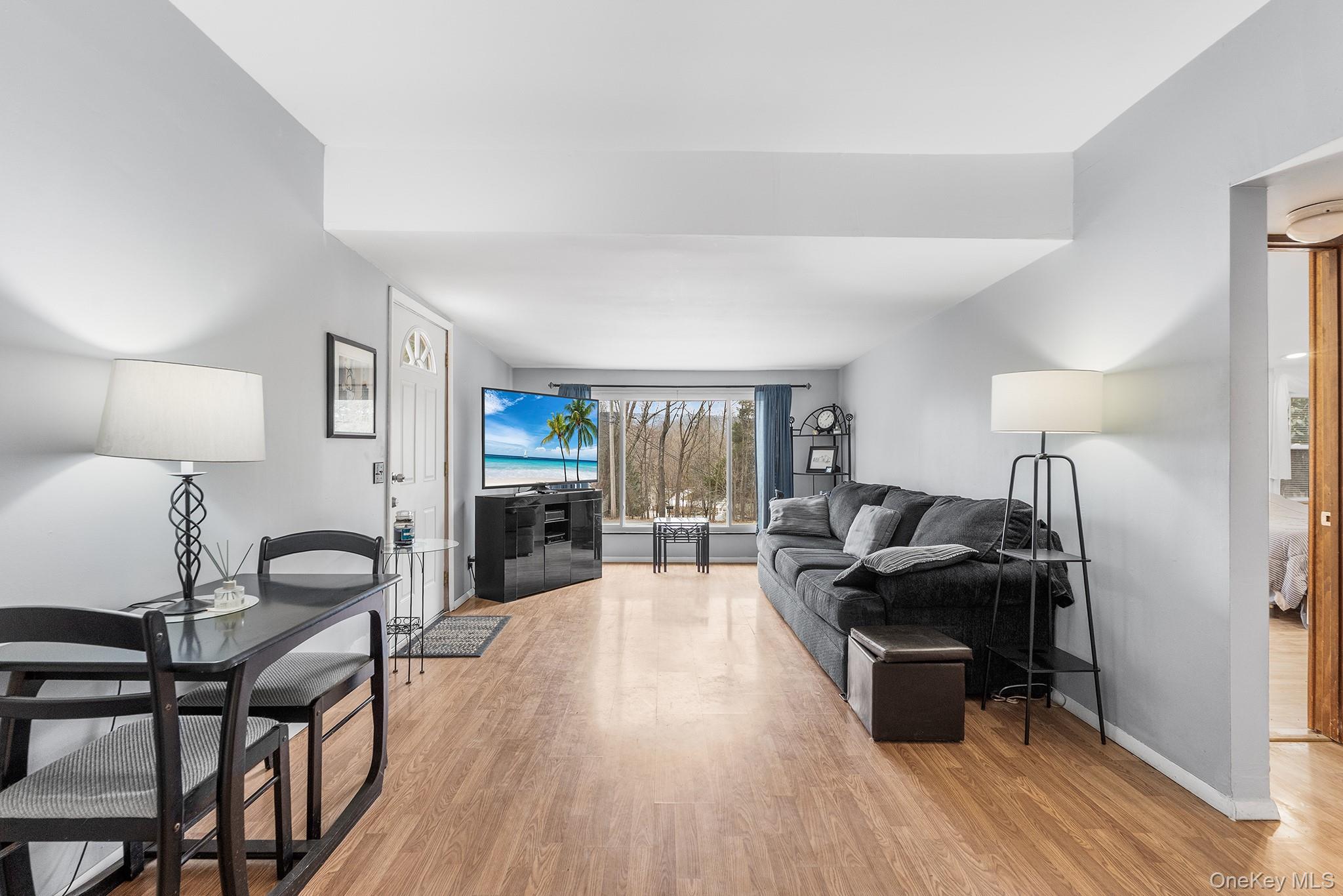 #5 photo, 9 Hill View Road, New Windsor , NY 12553