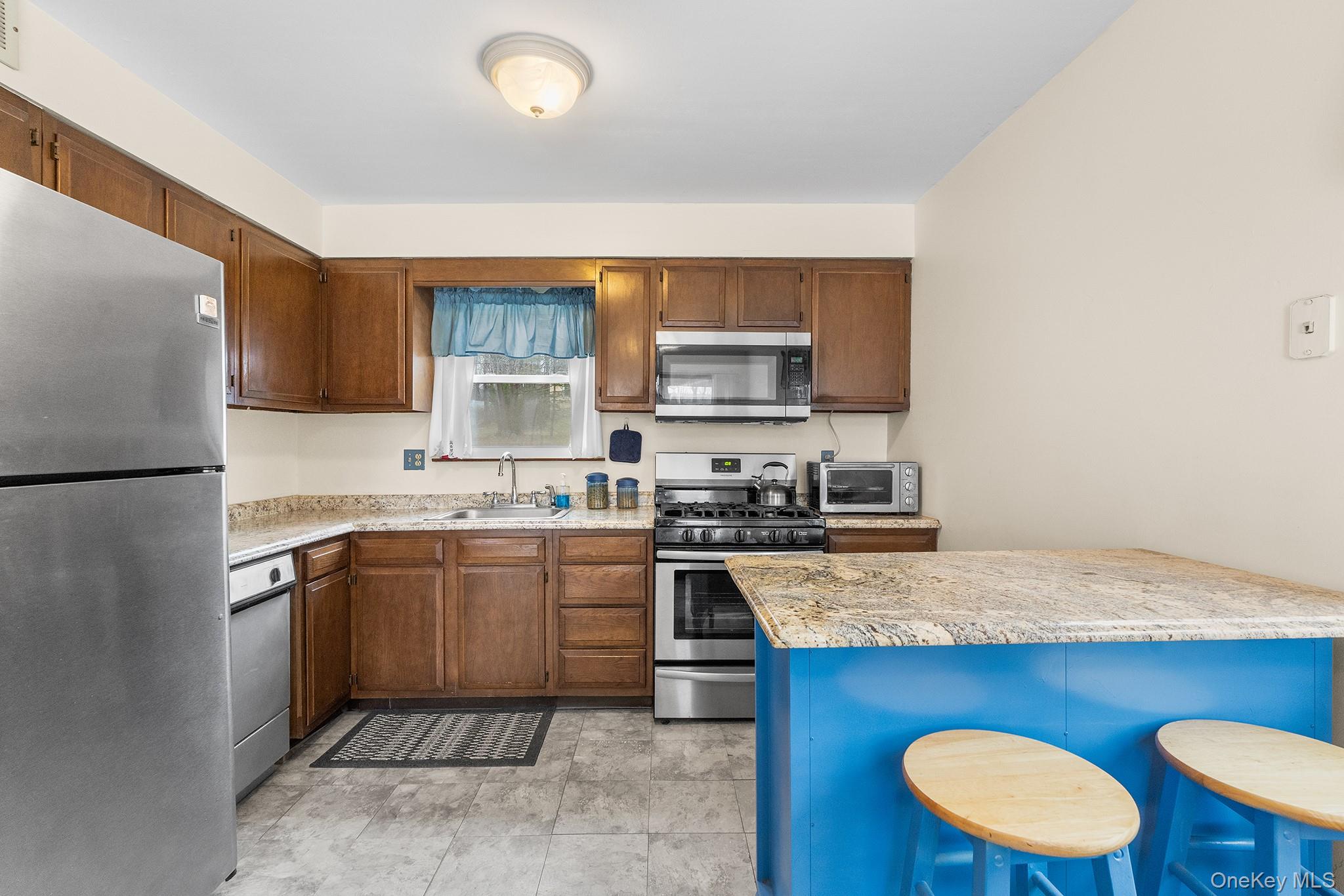 #8 photo, 9 Hill View Road, New Windsor , NY 12553