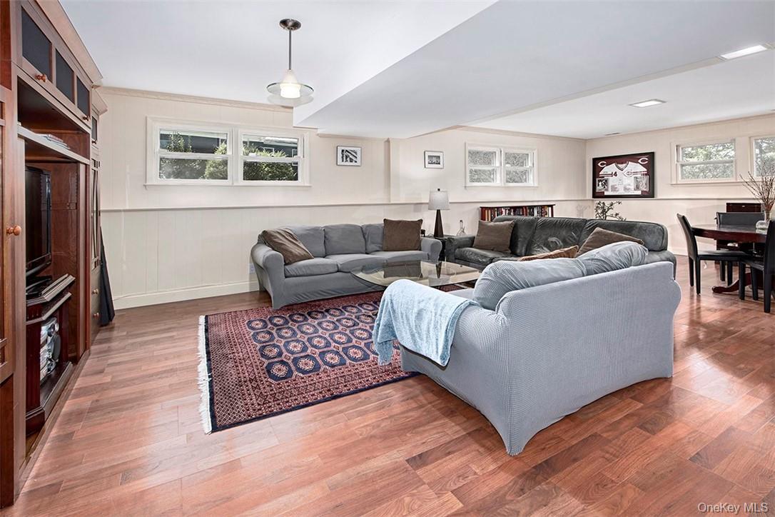 #19 photo, 21 Douglas Circle, Rye , NY 10580