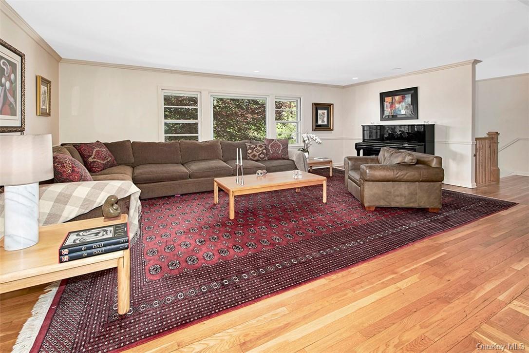 #4 photo, 21 Douglas Circle, Rye , NY 10580