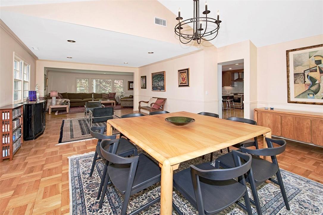 #8 photo, 21 Douglas Circle, Rye , NY 10580