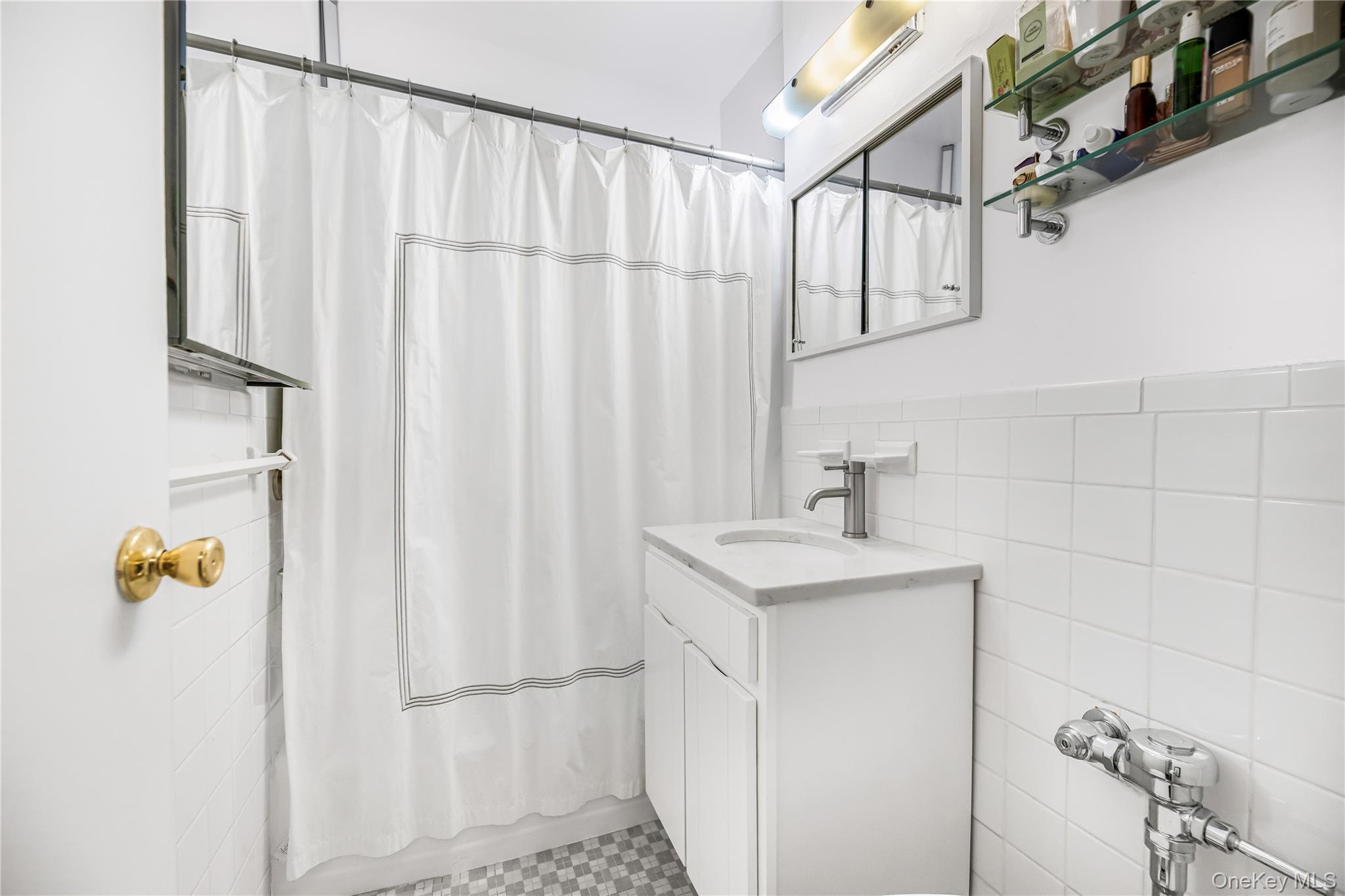 #10 photo, 3901 Independence Avenue, Bronx , NY 10463