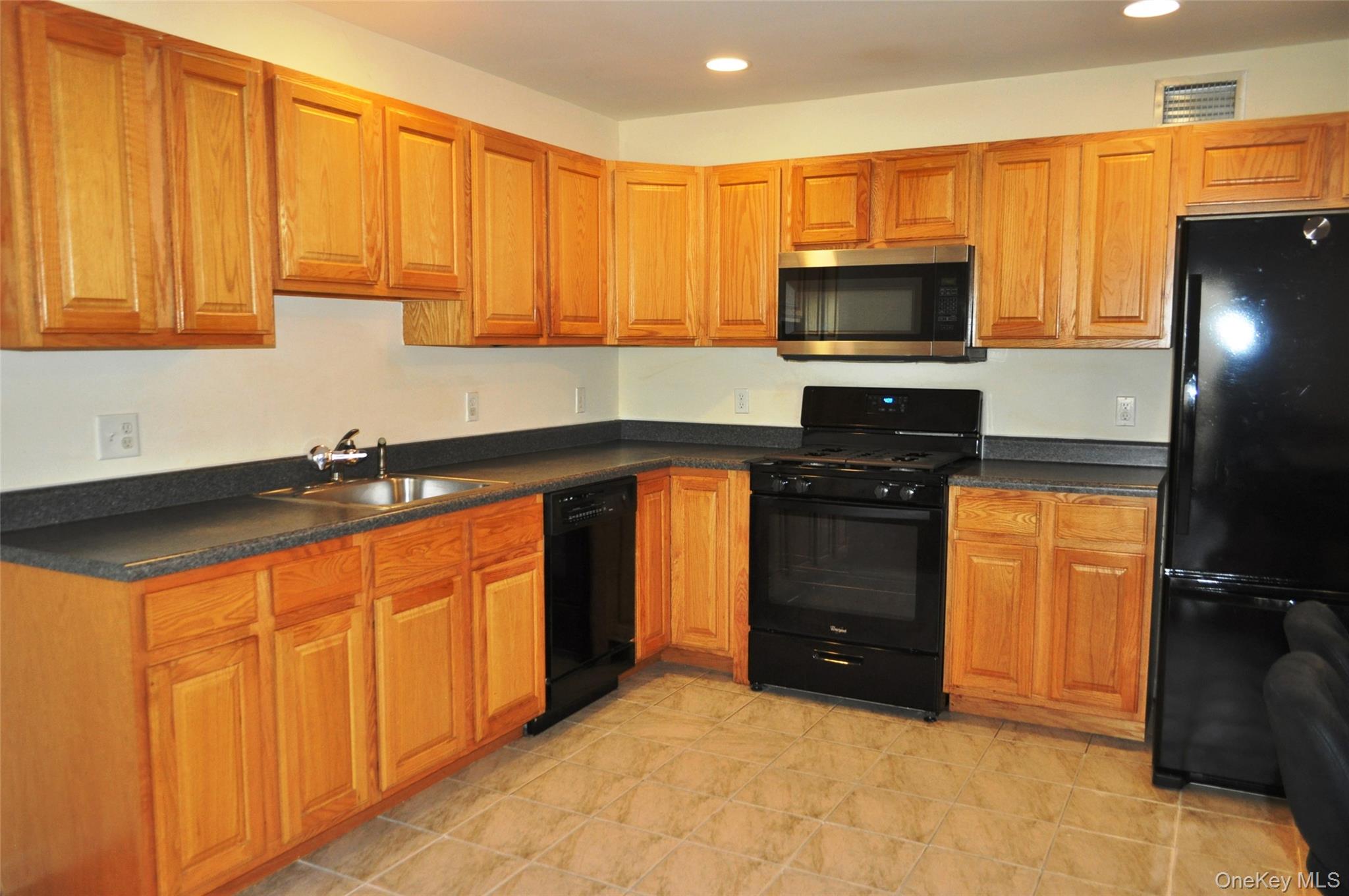 #10 photo, 162 Pinebrook Drive, Hyde Park , NY 12538