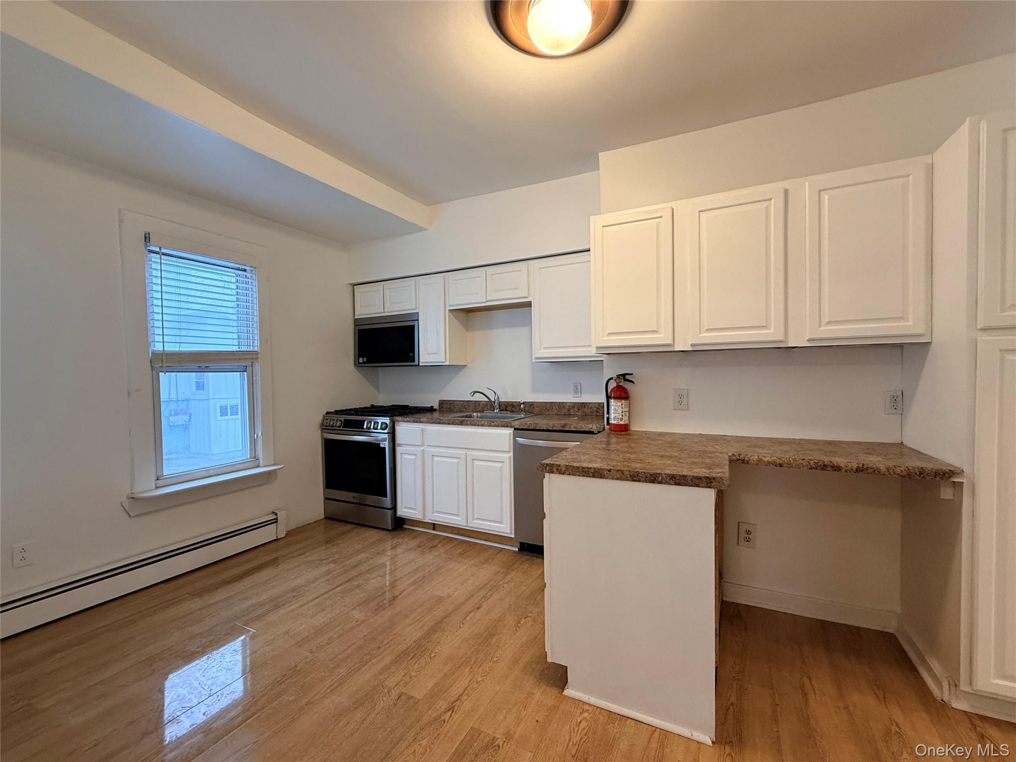 #4 photo, 35 East Avenue, Middletown , NY 10940