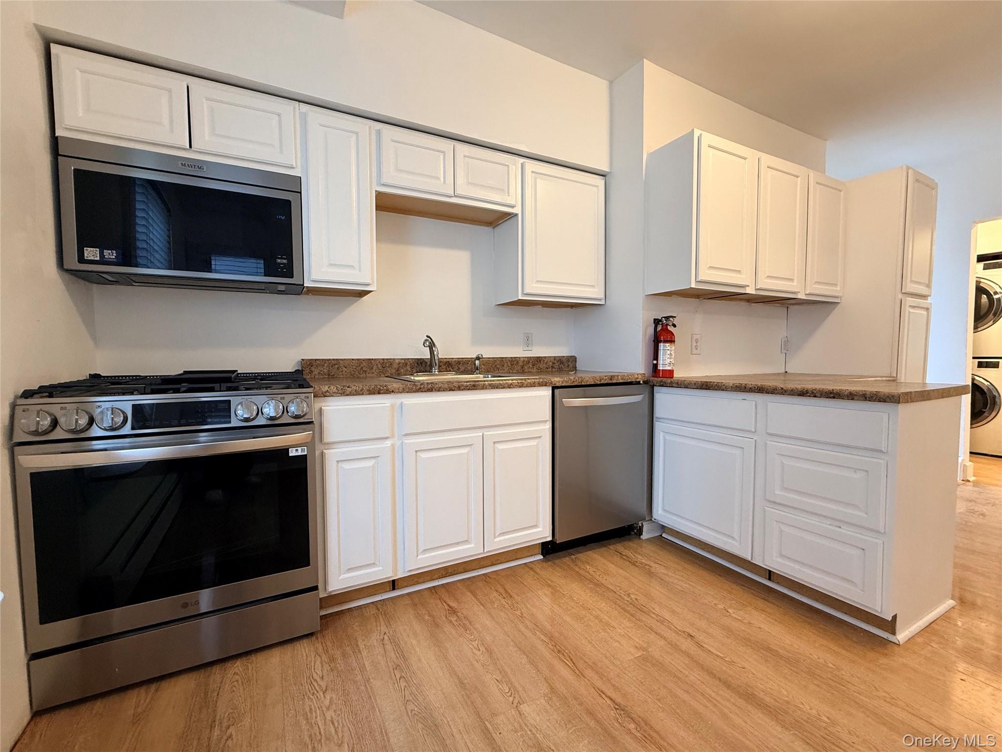 #5 photo, 35 East Avenue, Middletown , NY 10940