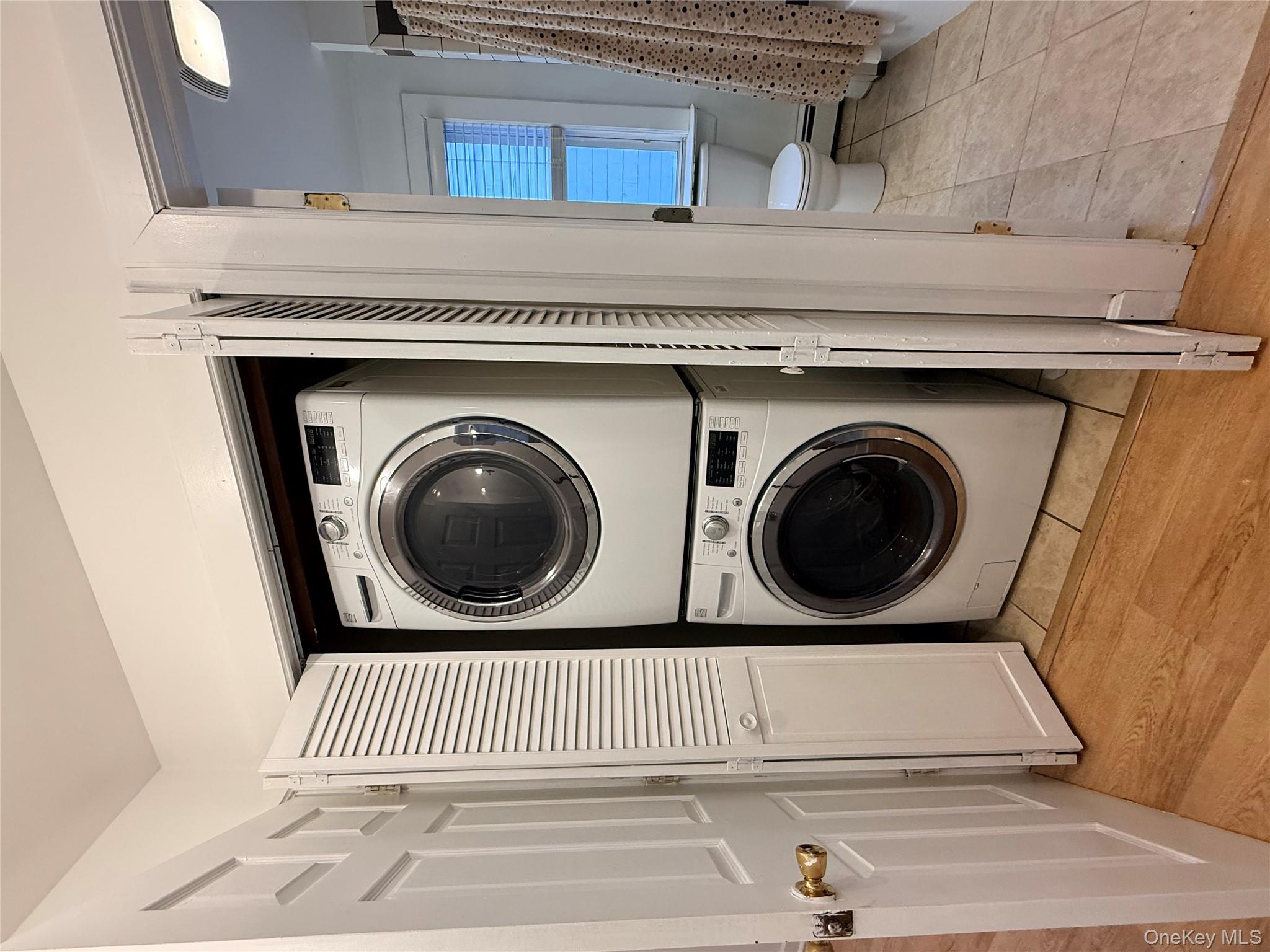 #9 photo, 35 East Avenue, Middletown , NY 10940