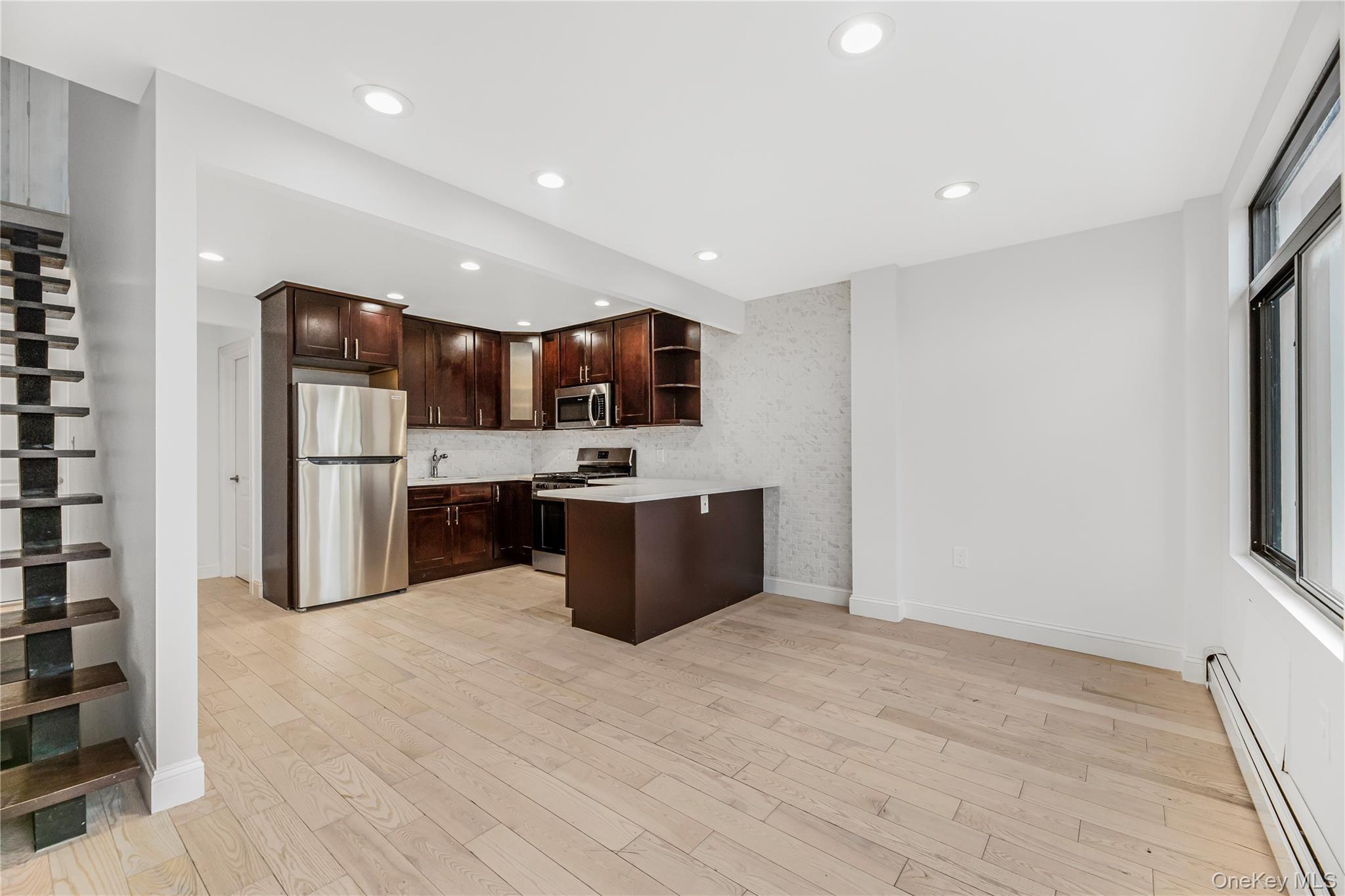 #3 photo, 3067 Williamsbridge Road, Bronx , NY 10467