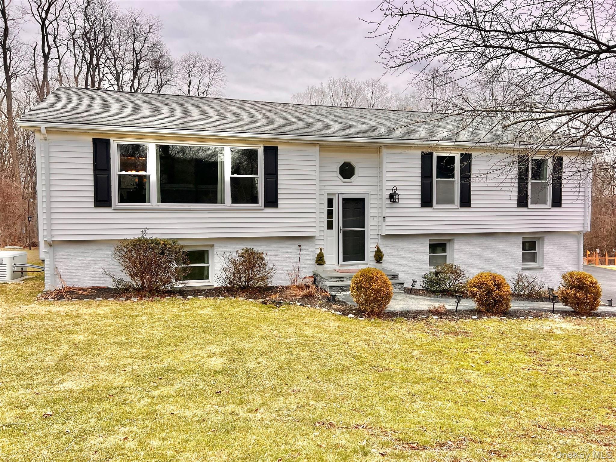 #1 photo, 4 Stonewall Farm Road, Mahopac , NY 10541
