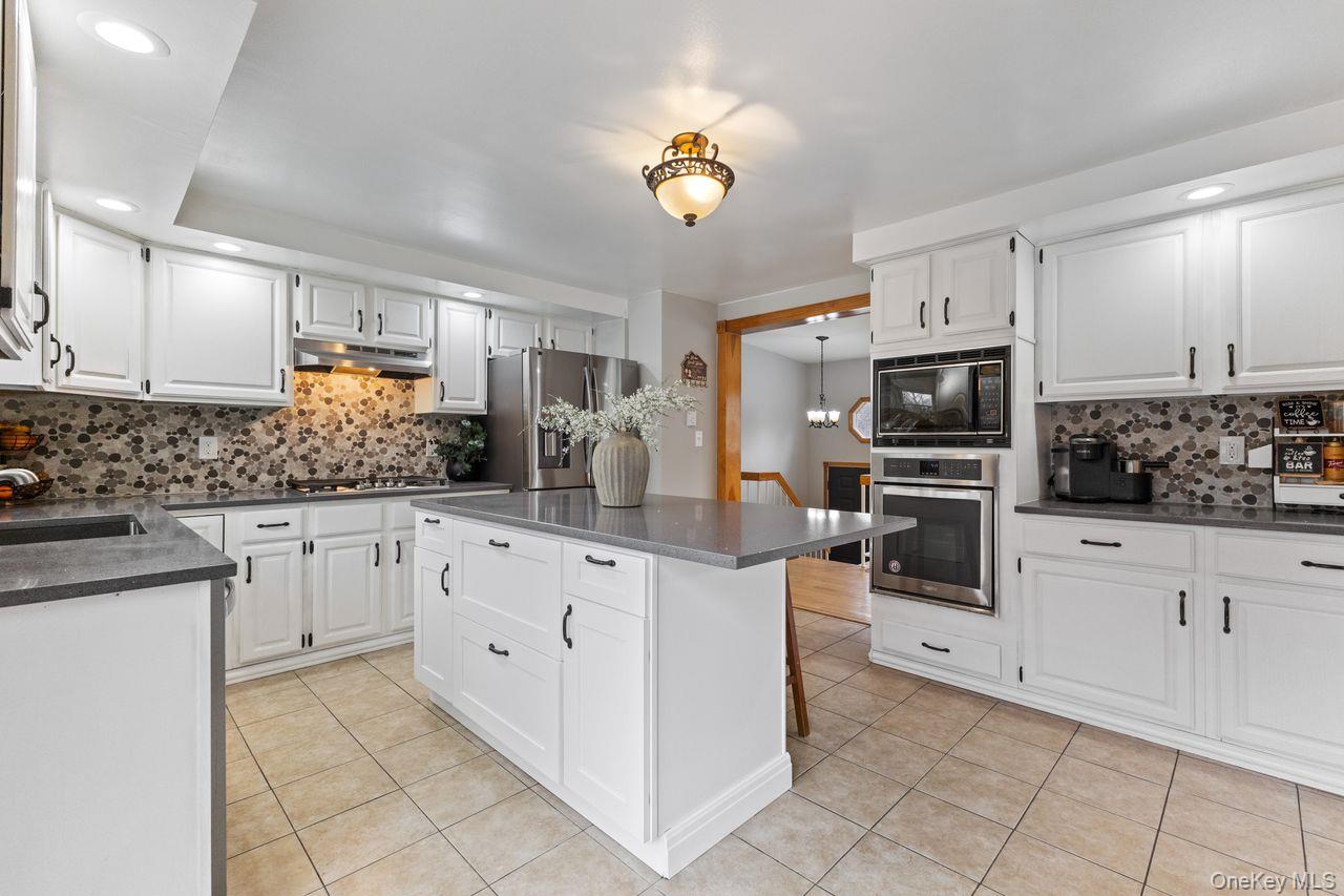 #11 photo, 4 Stonewall Farm Road, Mahopac , NY 10541