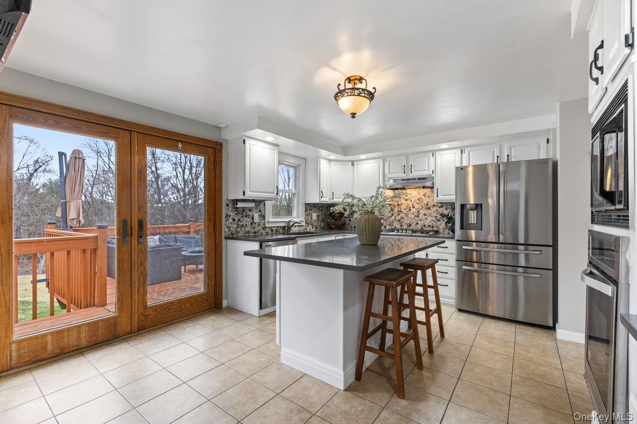 #12 photo, 4 Stonewall Farm Road, Mahopac , NY 10541