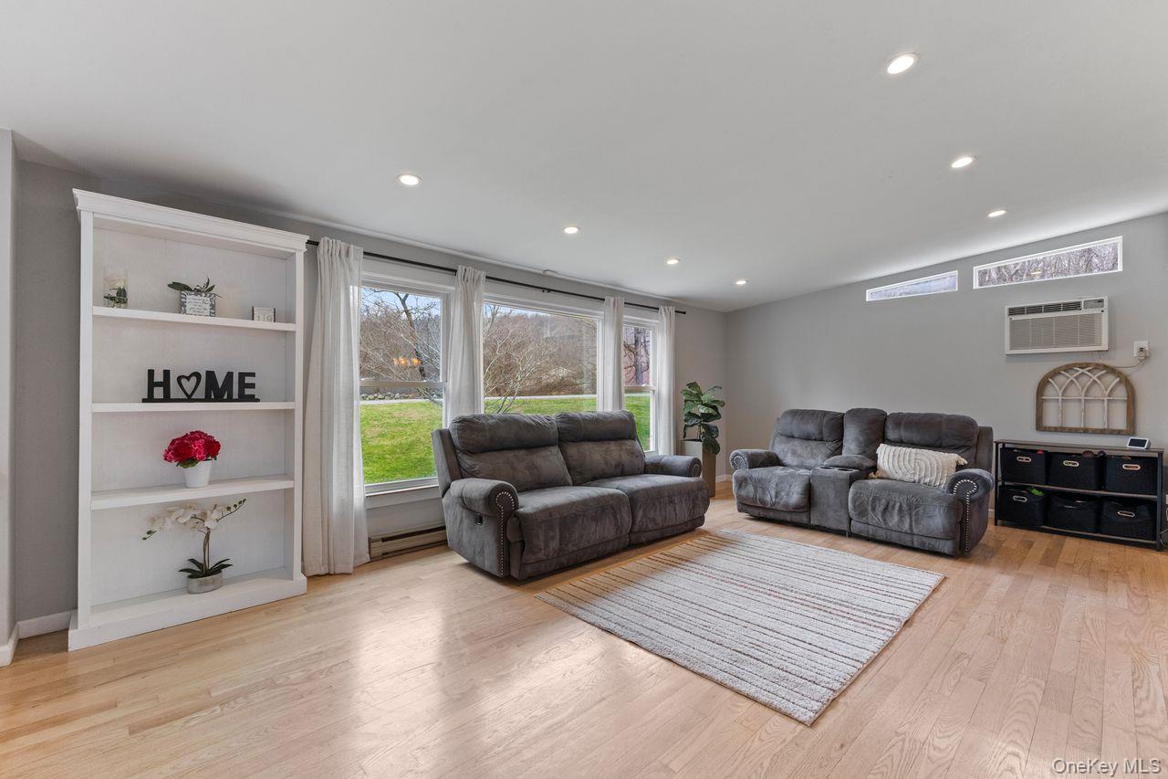 #7 photo, 4 Stonewall Farm Road, Mahopac , NY 10541