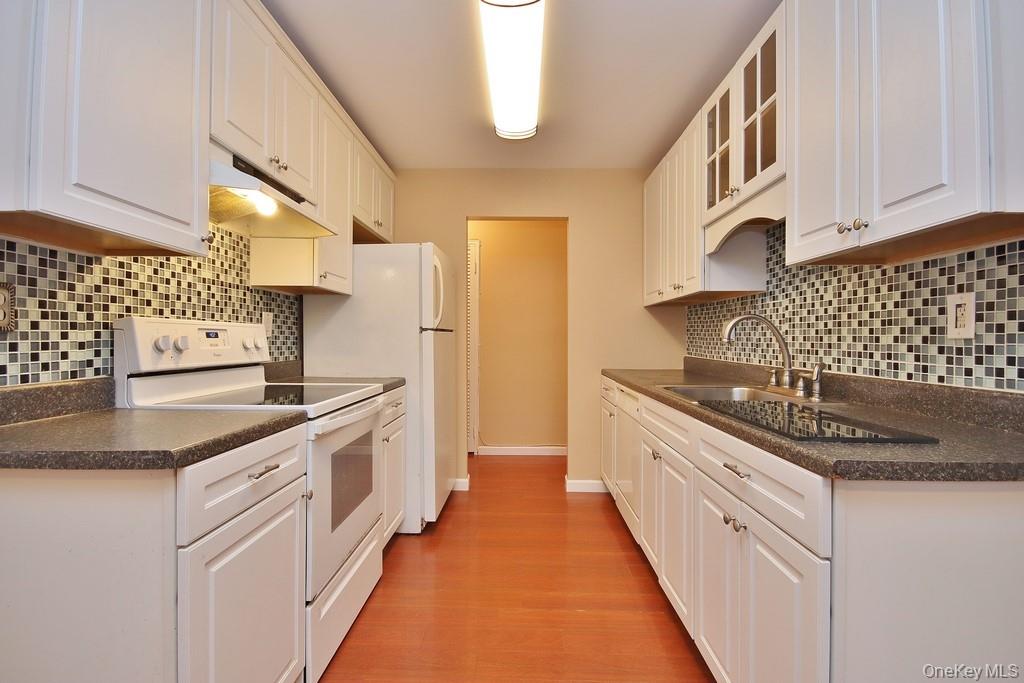 #6 photo, 362 Sierra Vista Lane, Valley Cottage , NY 10989