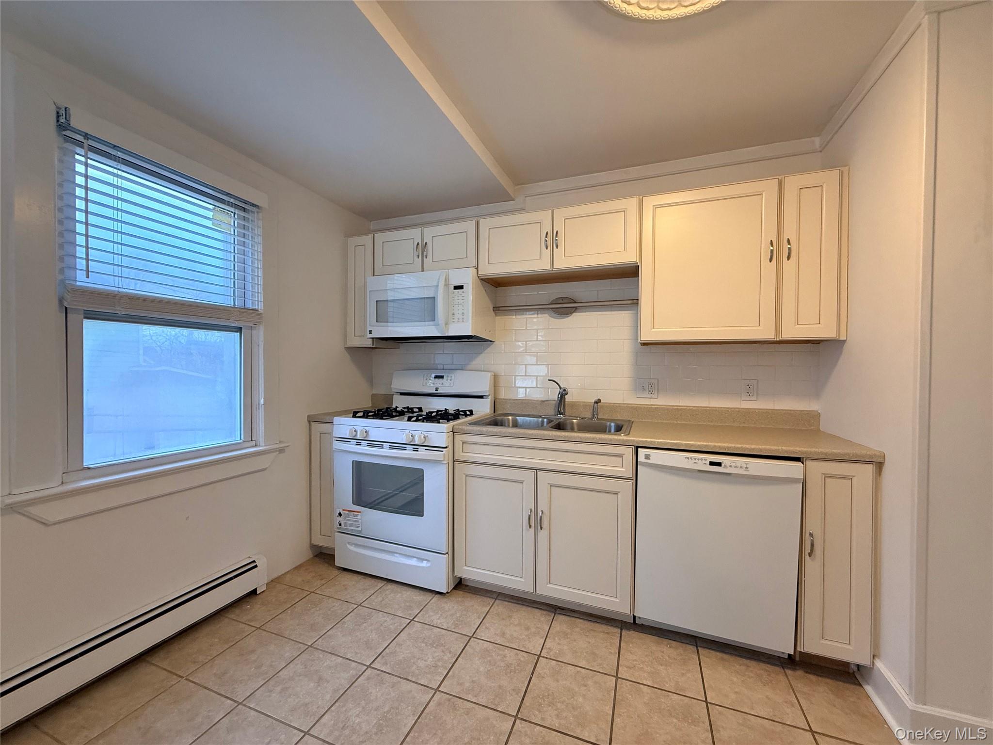 #8 photo, 35 East Avenue, Middletown , NY 10940