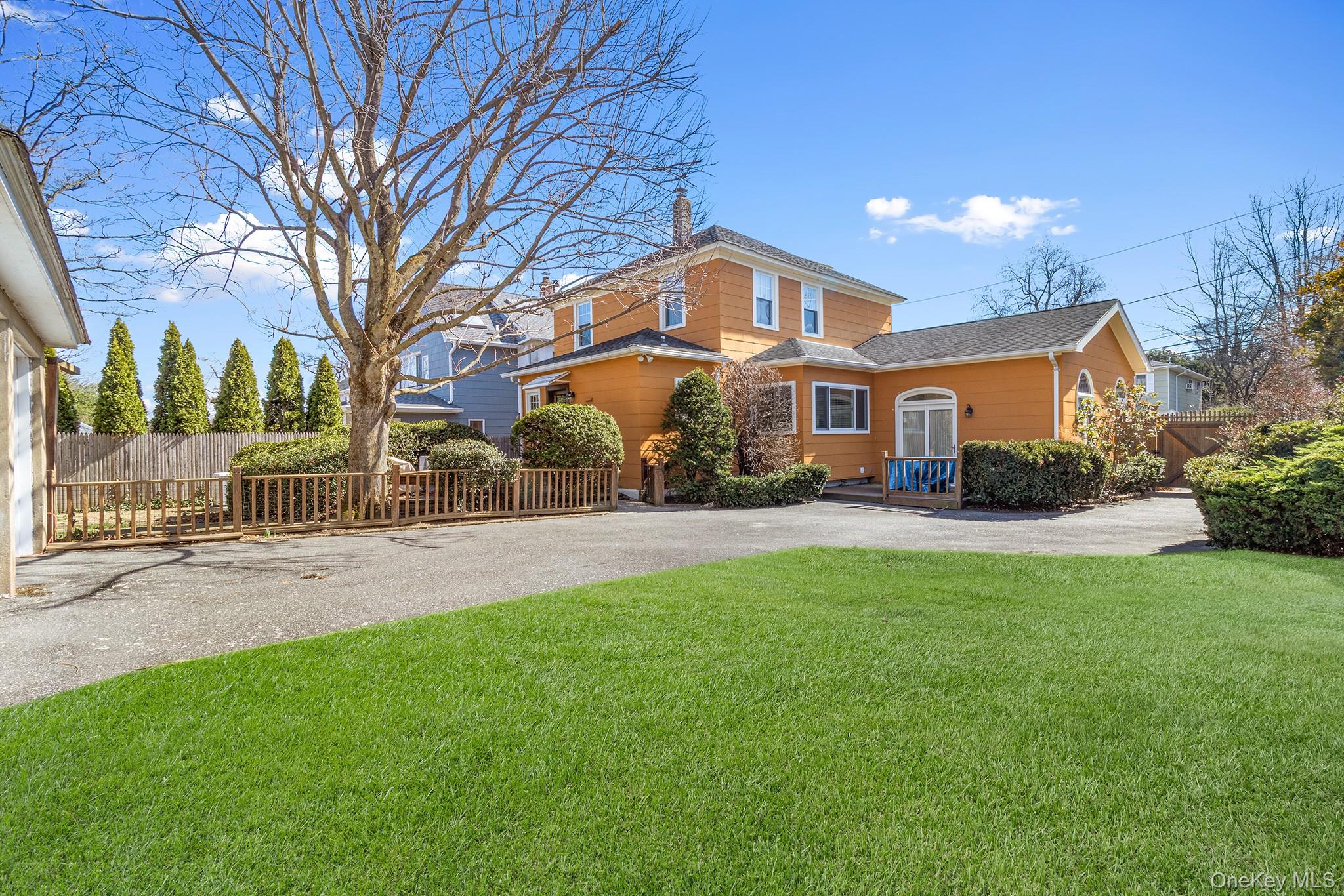 #2 photo, 46 Riggs Place, Locust Valley , NY 11560