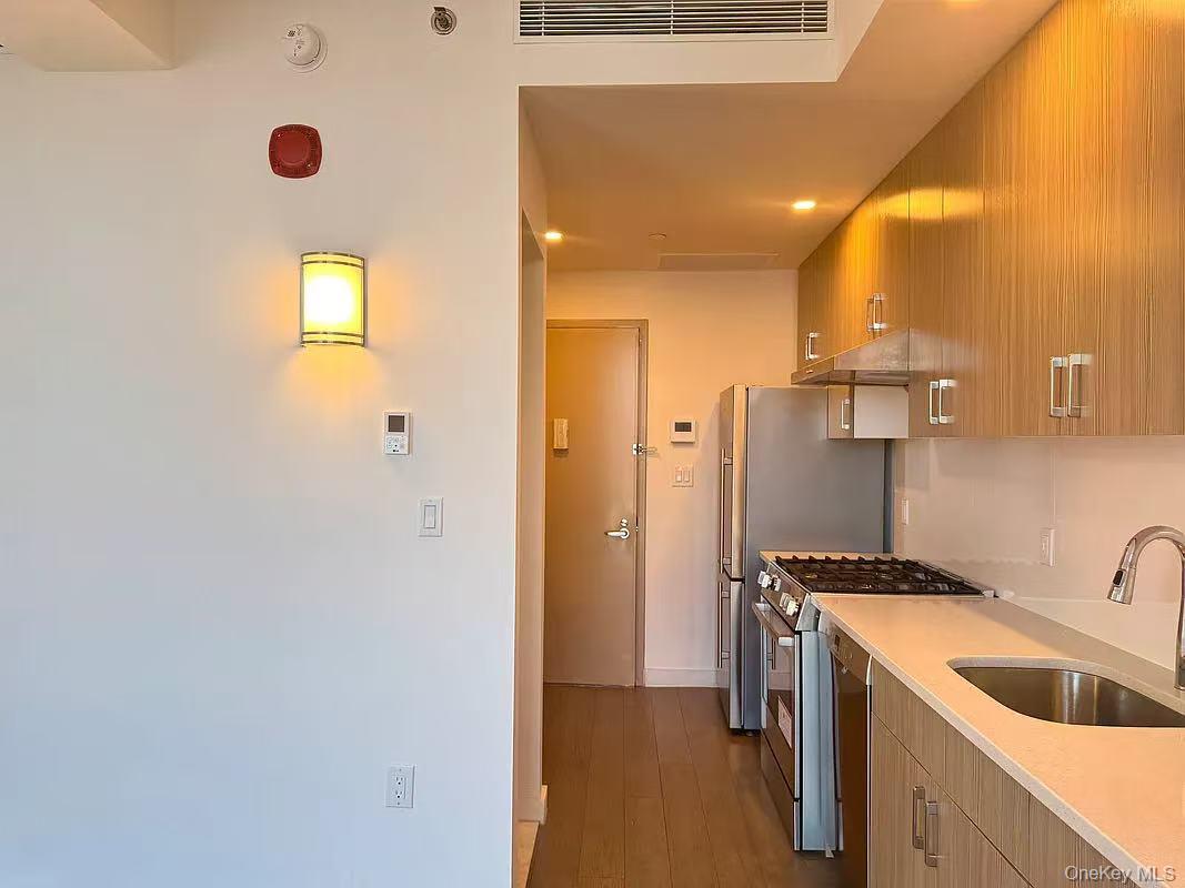 #2 photo, 8808 Justice Avenue, কুইন্‌স Elmhurst , NY 11373