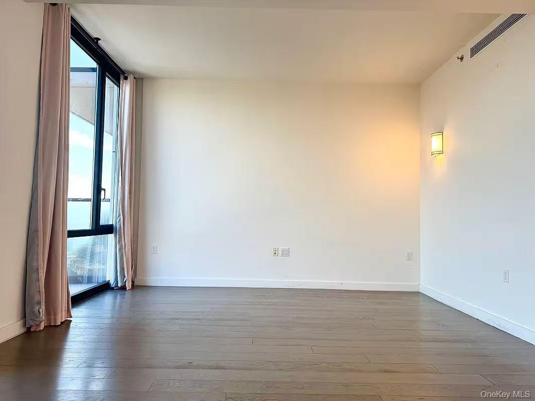 #5 photo, 8808 Justice Avenue, কুইন্‌স Elmhurst , NY 11373