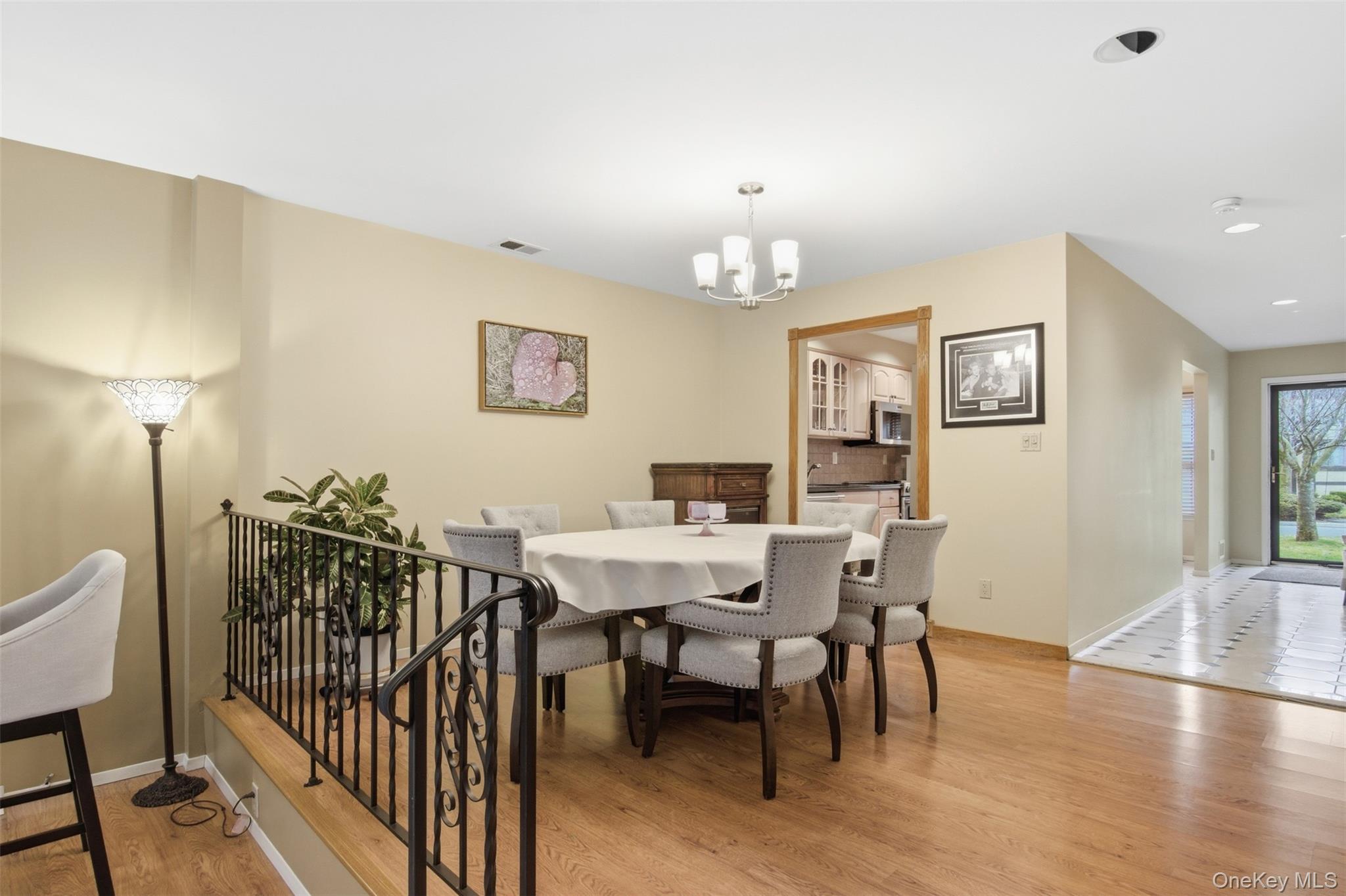 #10 photo, 54 Southgate Circle, Massapequa Park , NY 11762