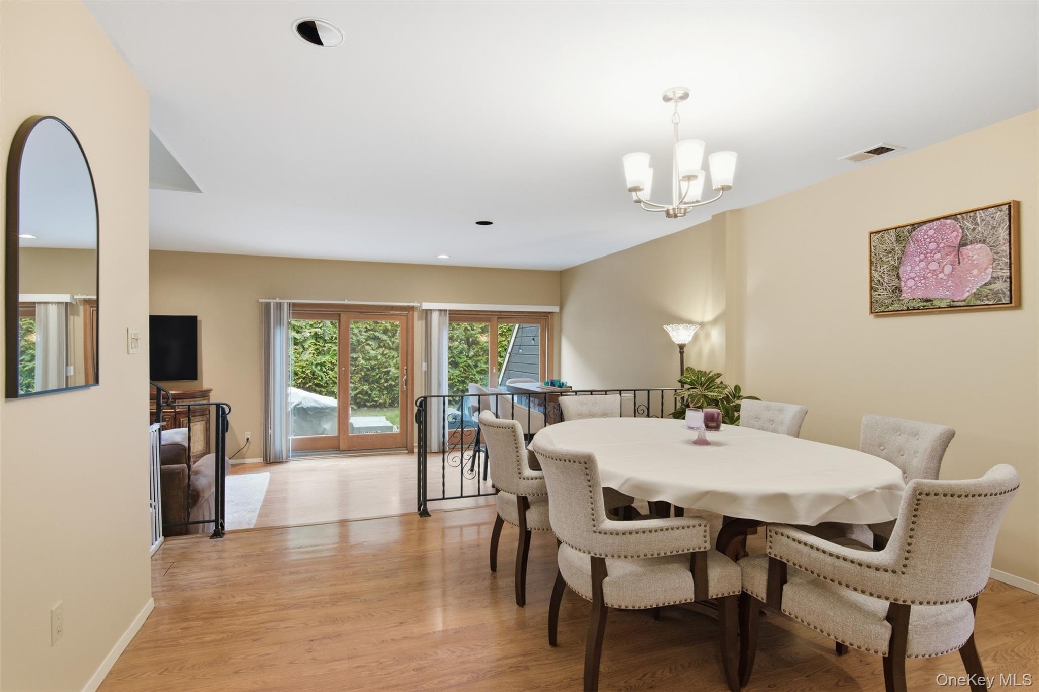 #12 photo, 54 Southgate Circle, Massapequa Park , NY 11762