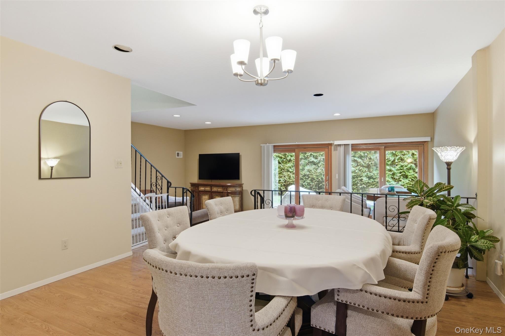 #13 photo, 54 Southgate Circle, Massapequa Park , NY 11762